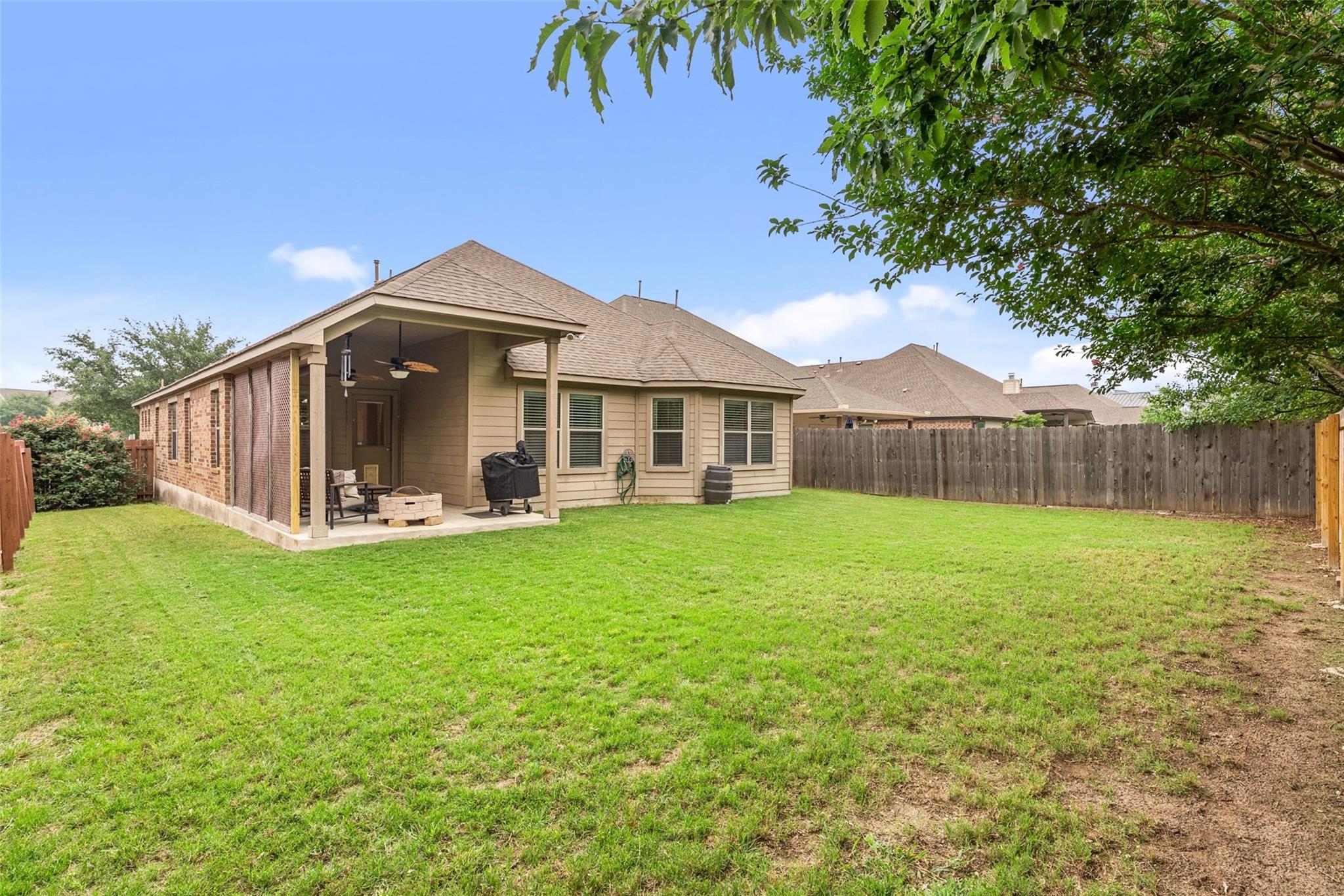 535 Oyster Crk, Buda, TX 78610
