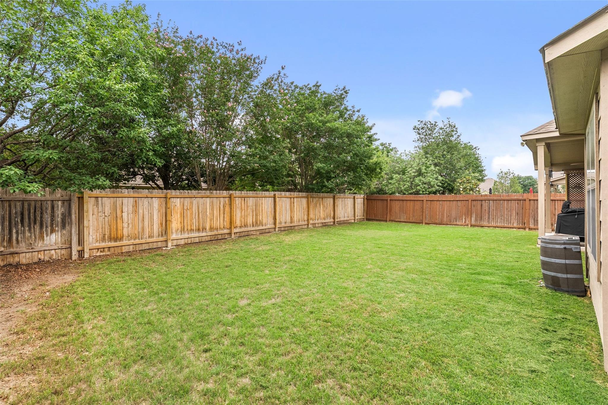 535 Oyster Crk, Buda, TX 78610