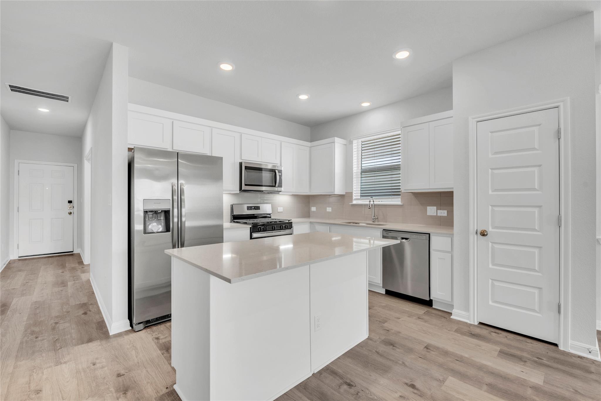 2412 Ekvall Dr, Round Rock, TX 78665