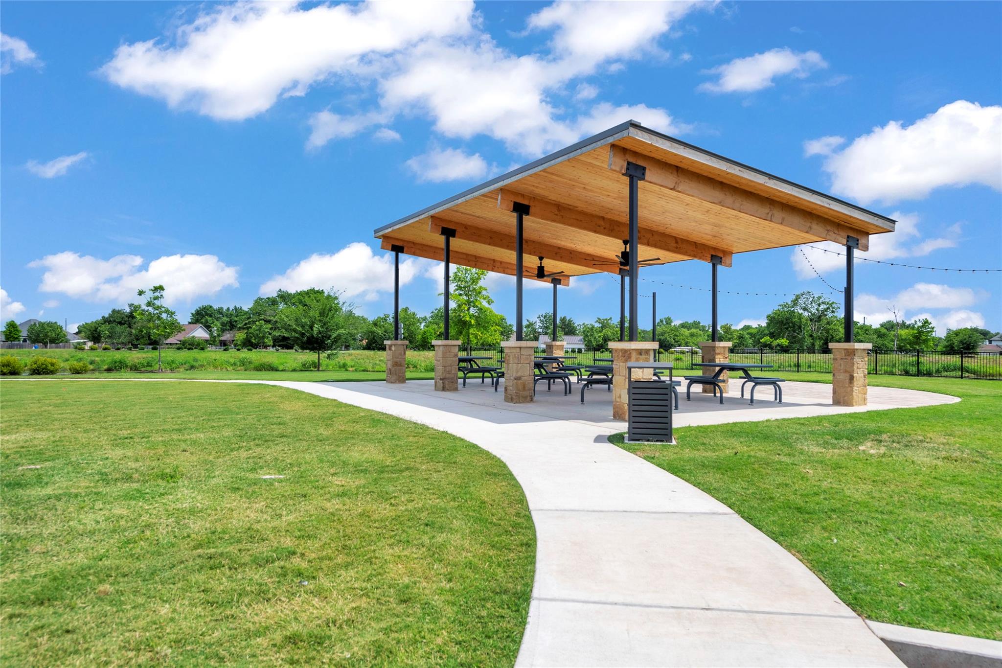 2412 Ekvall Dr, Round Rock, TX 78665