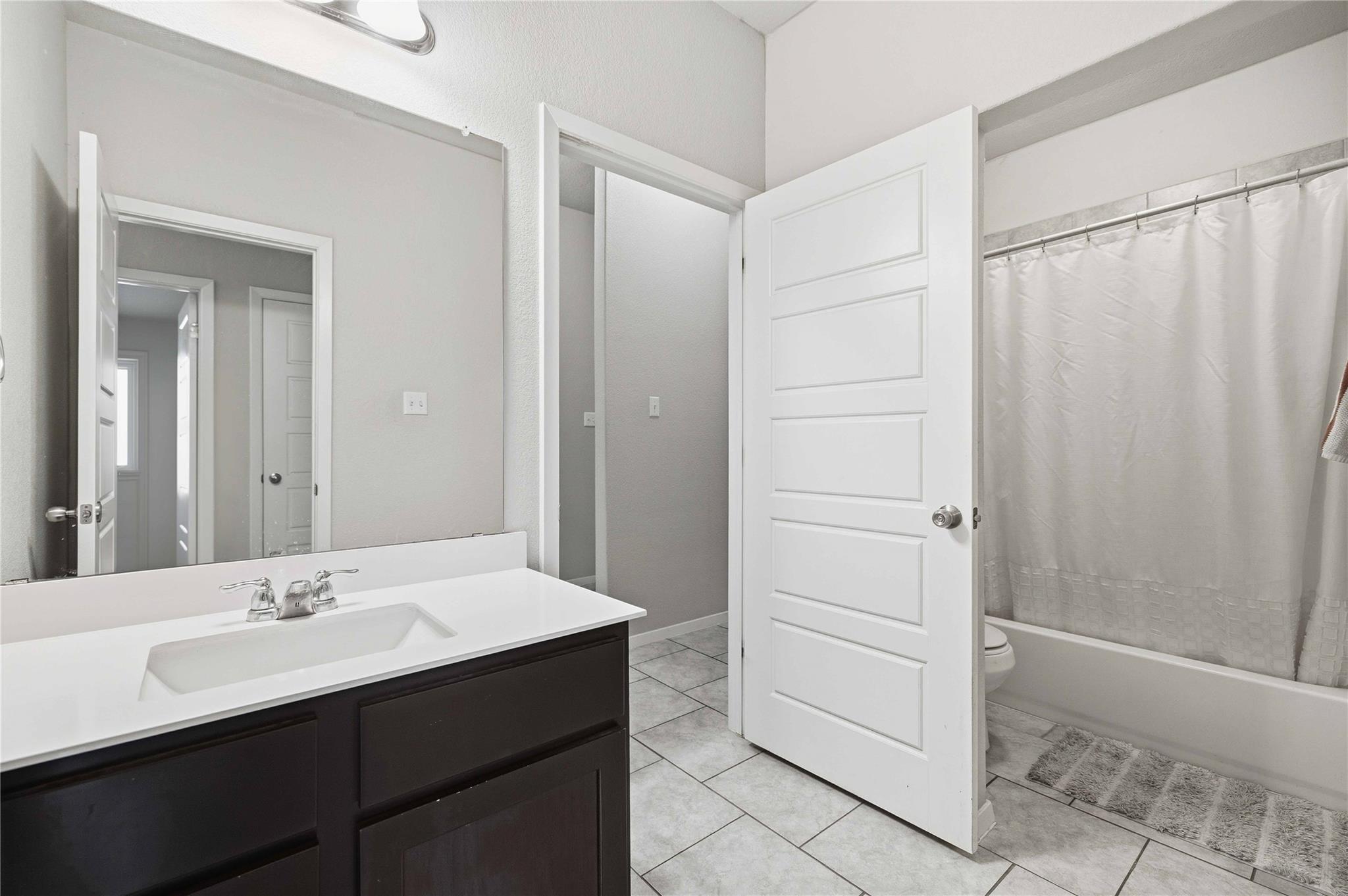 107 Saranac Dr, Elgin, TX 78621