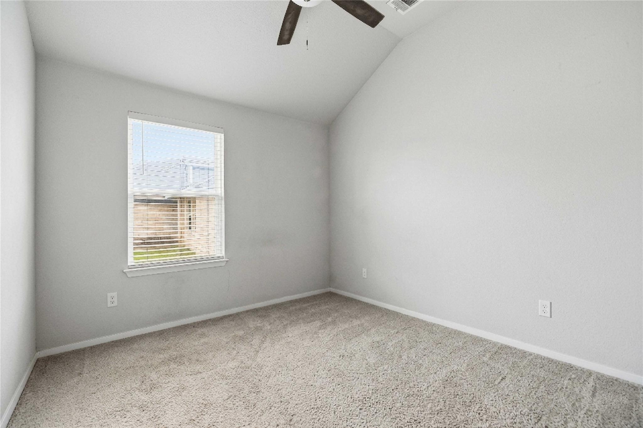 107 Saranac Dr, Elgin, TX 78621