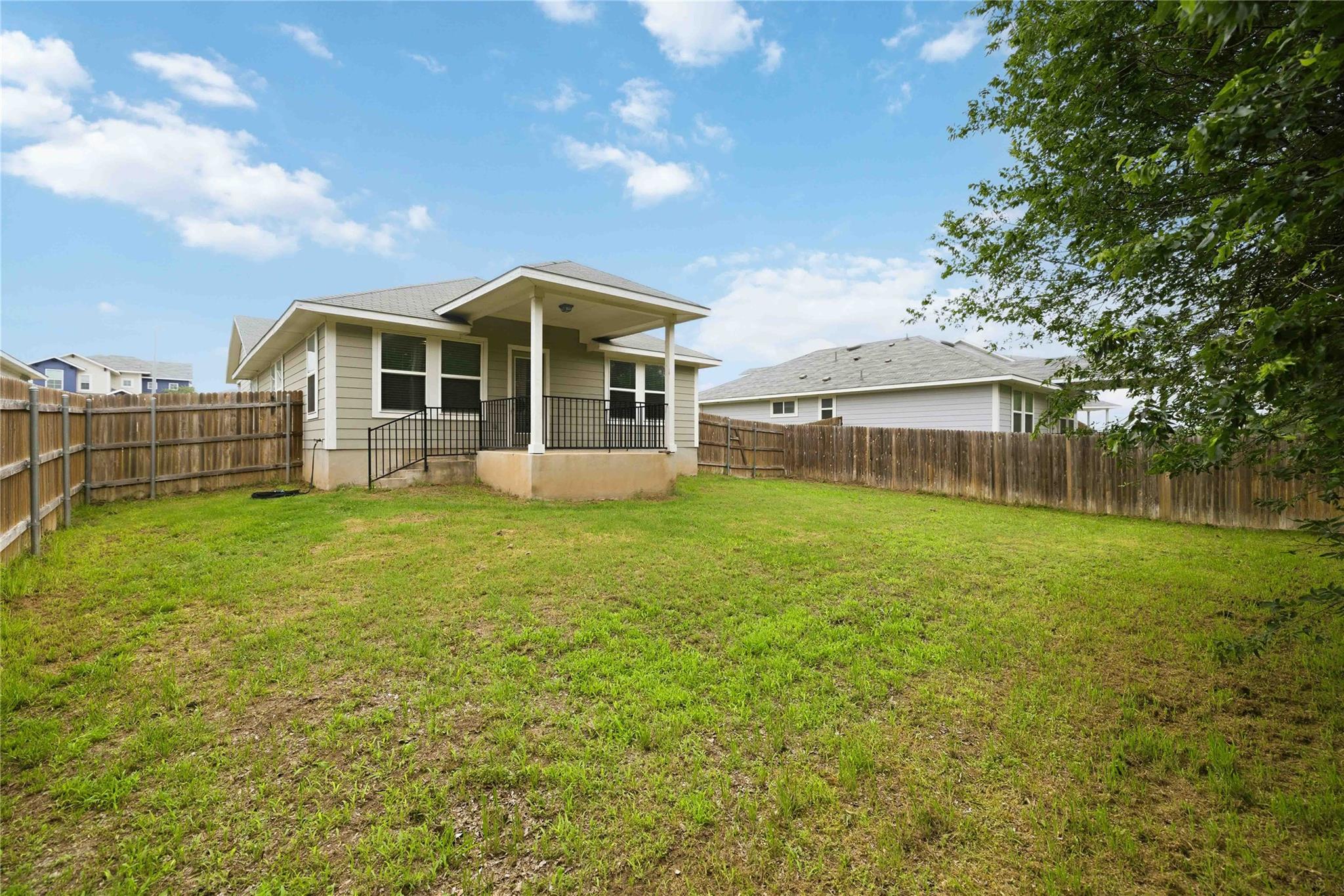 107 Saranac Dr, Elgin, TX 78621