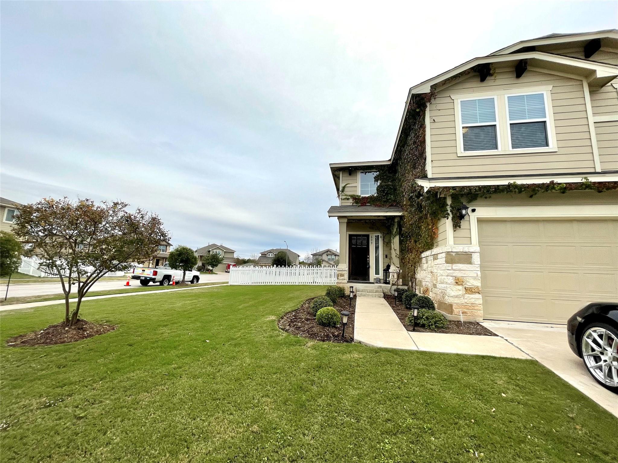 609 Tumlinson Fort Way, Round Rock, TX 78664