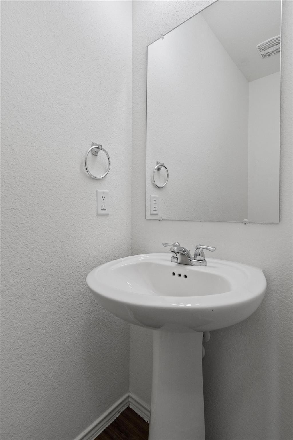 117 Guardian Angel Ct, Jarrell, TX 76537