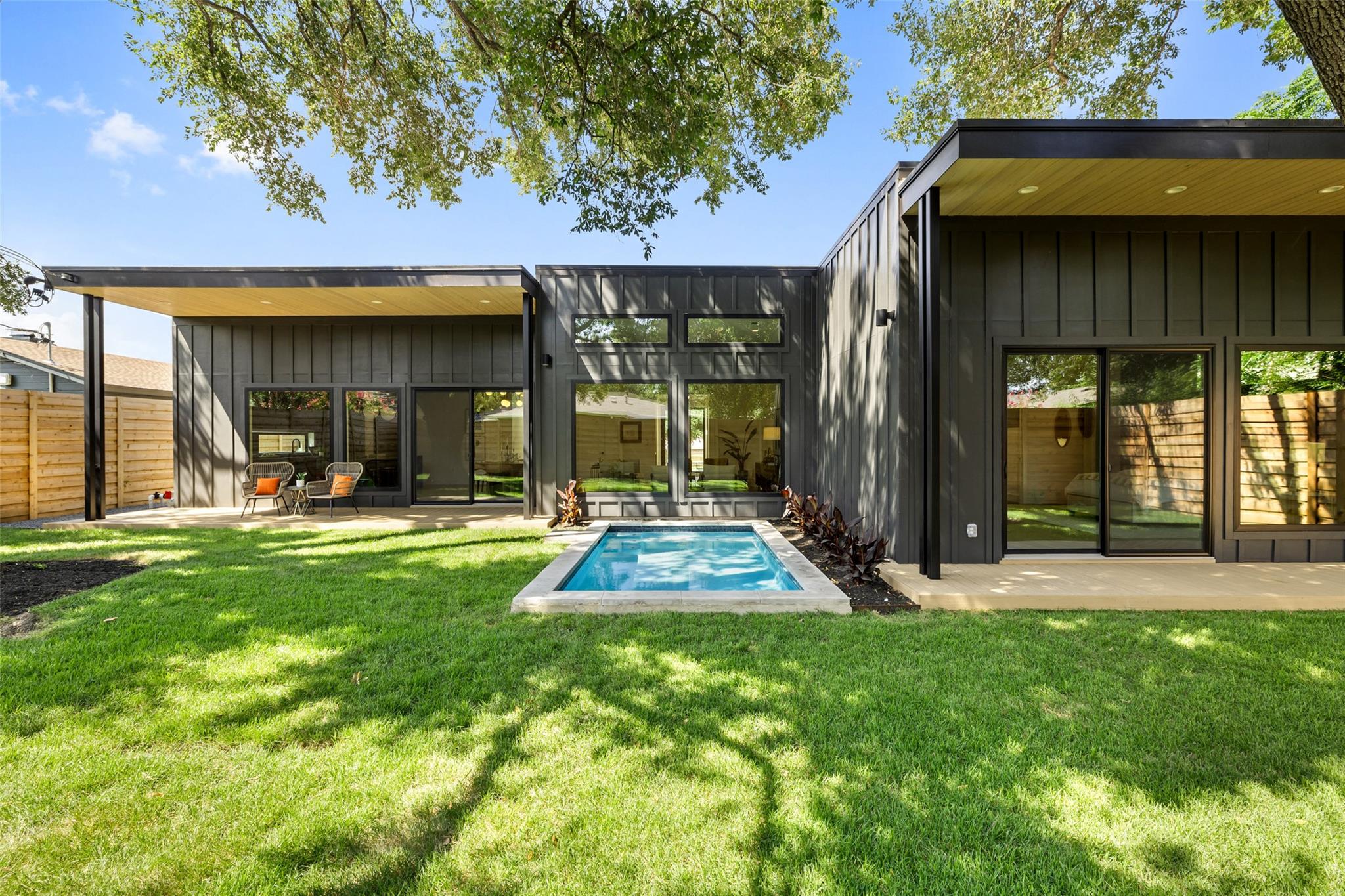 2305 Southern Oaks Dr, Austin, TX 78745