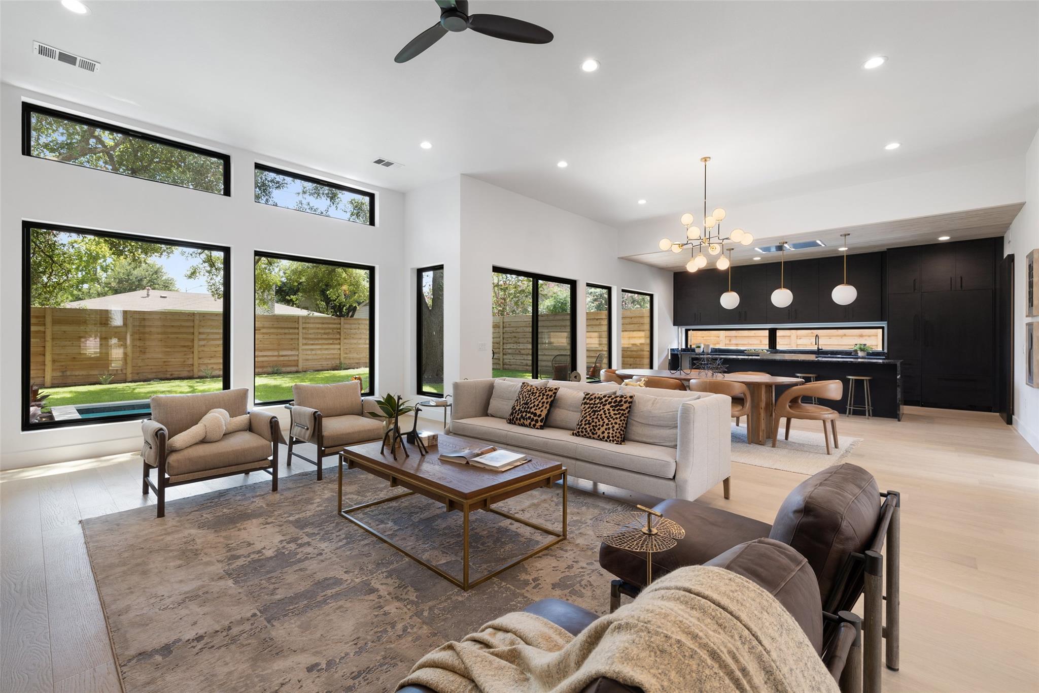 2305 Southern Oaks Dr, Austin, TX 78745