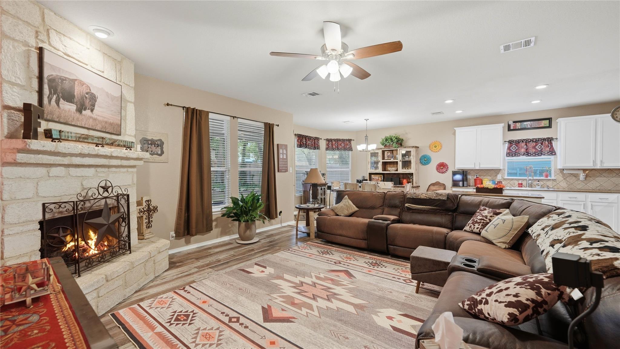 736 San Luis, New Braunfels, TX 78132