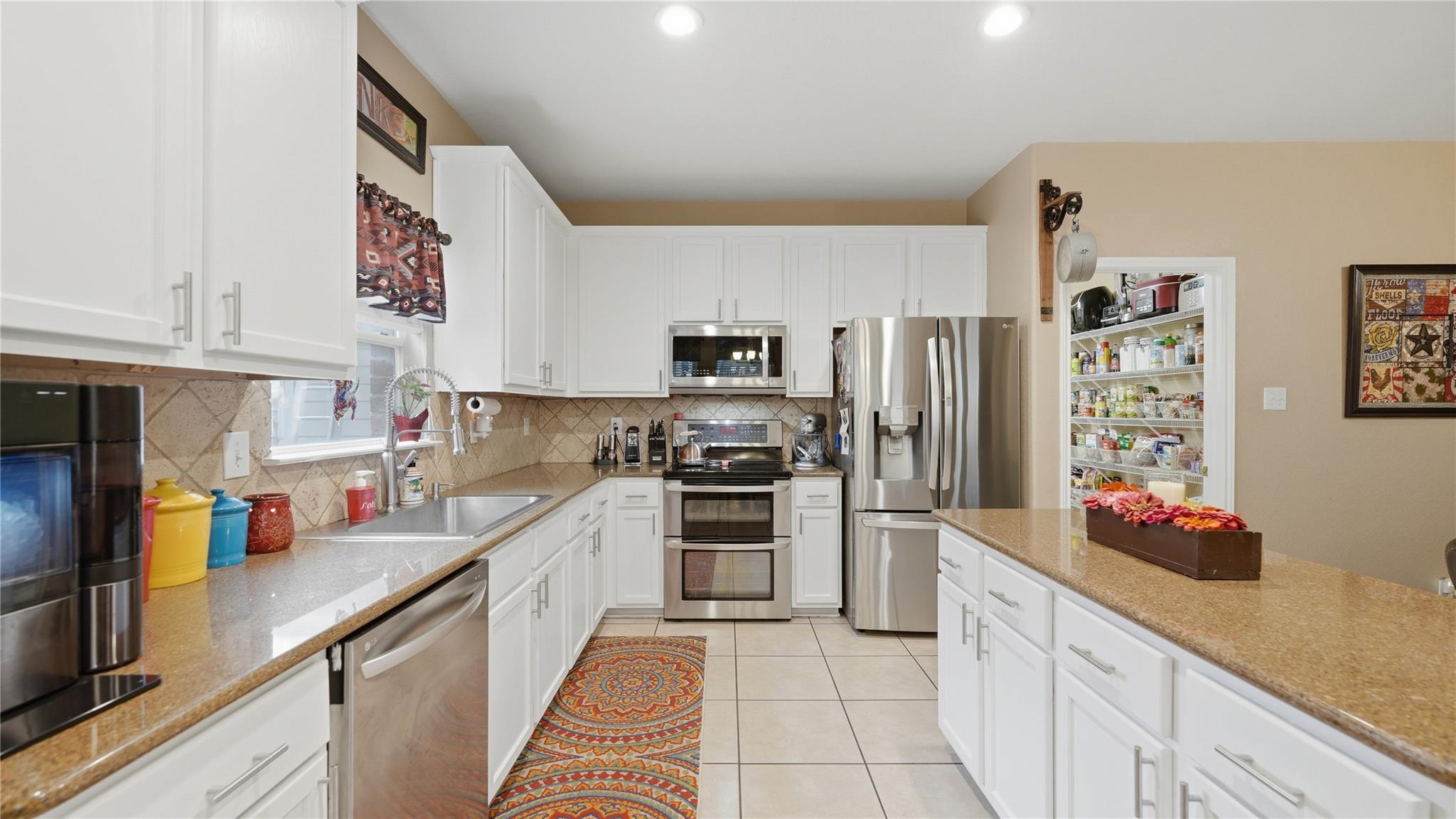 736 San Luis, New Braunfels, TX 78132