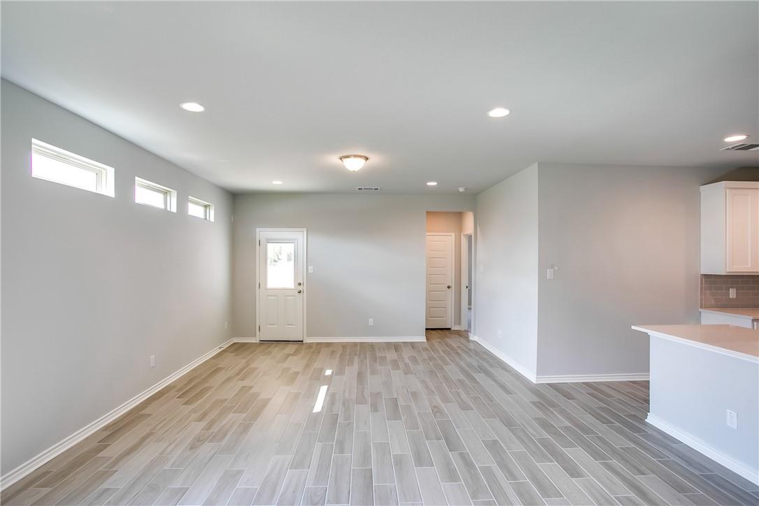 216 Batjac Aly, Jarrell, TX 76537