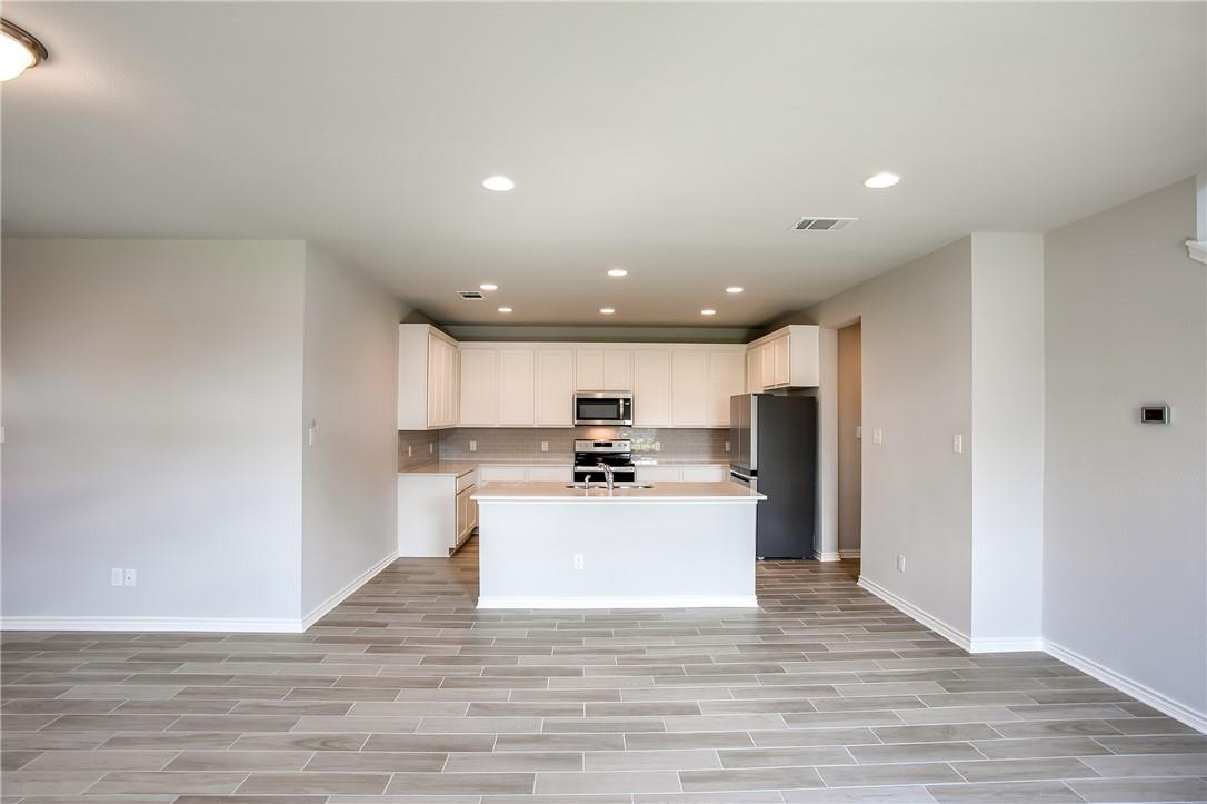 216 Batjac Aly, Jarrell, TX 76537