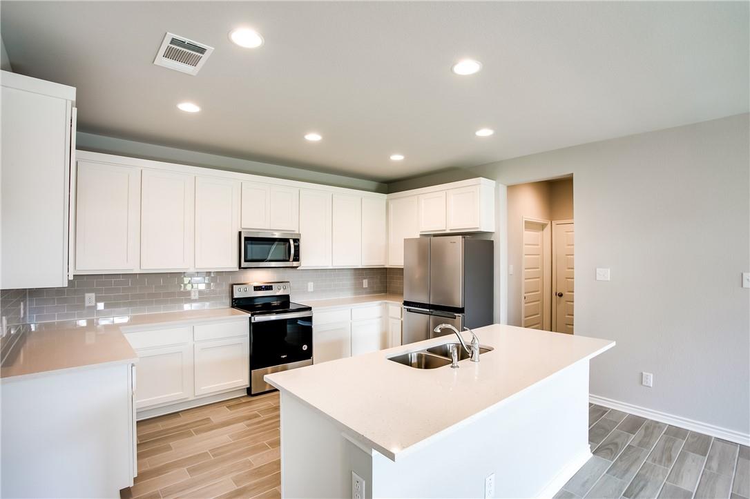 216 Batjac Aly, Jarrell, TX 76537