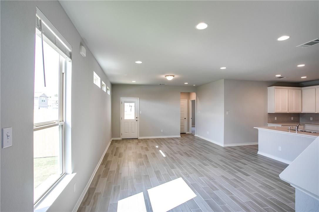 216 Batjac Aly, Jarrell, TX 76537