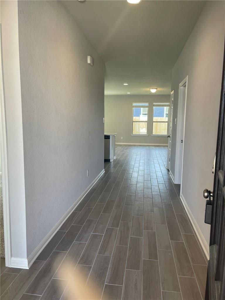 195 Outlaw Dr, Jarrell, TX 76537