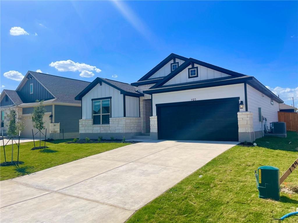 195 Outlaw Dr, Jarrell, TX 76537
