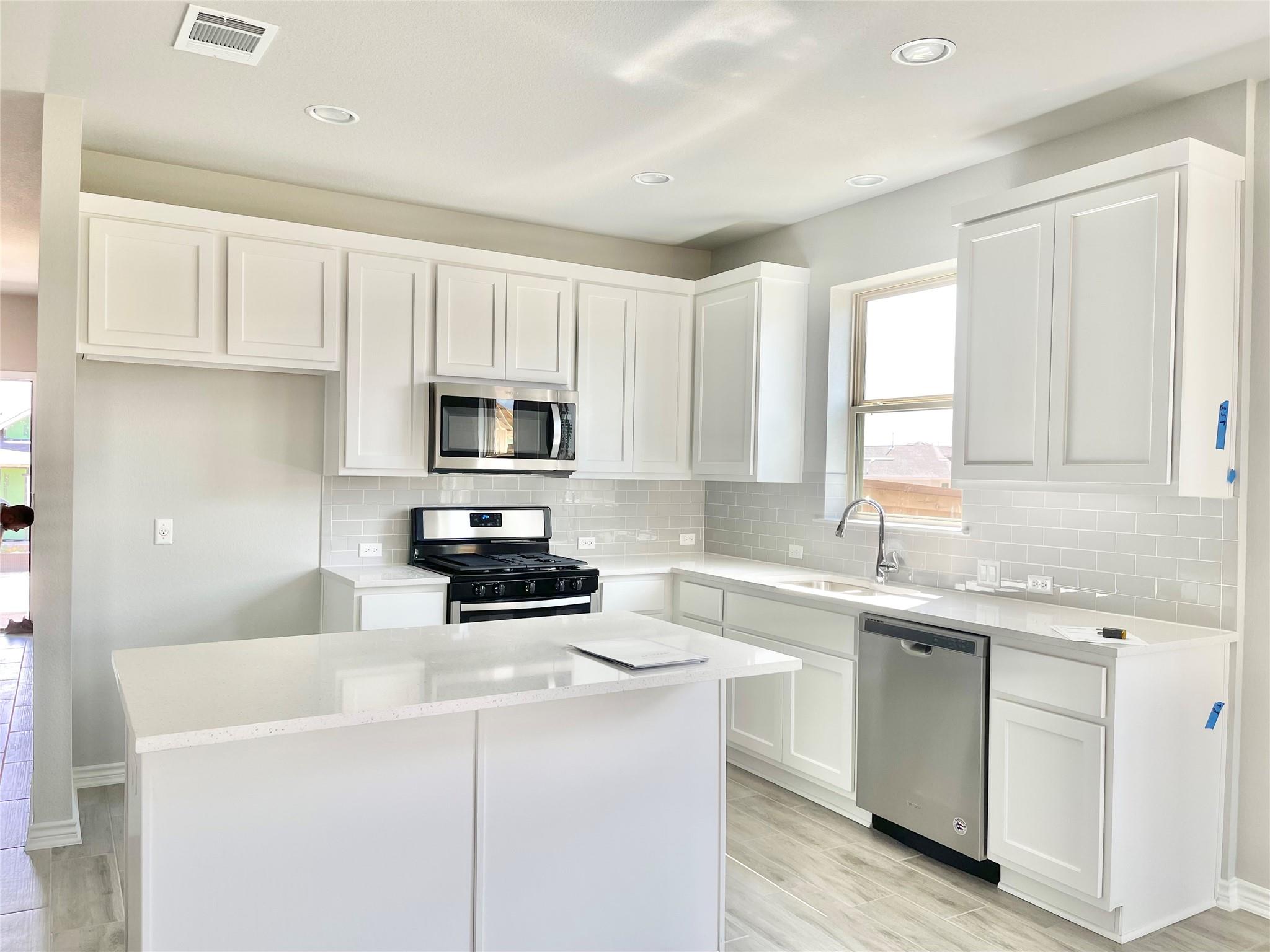 2929 Sage Ranch Dr, Leander, TX 78641