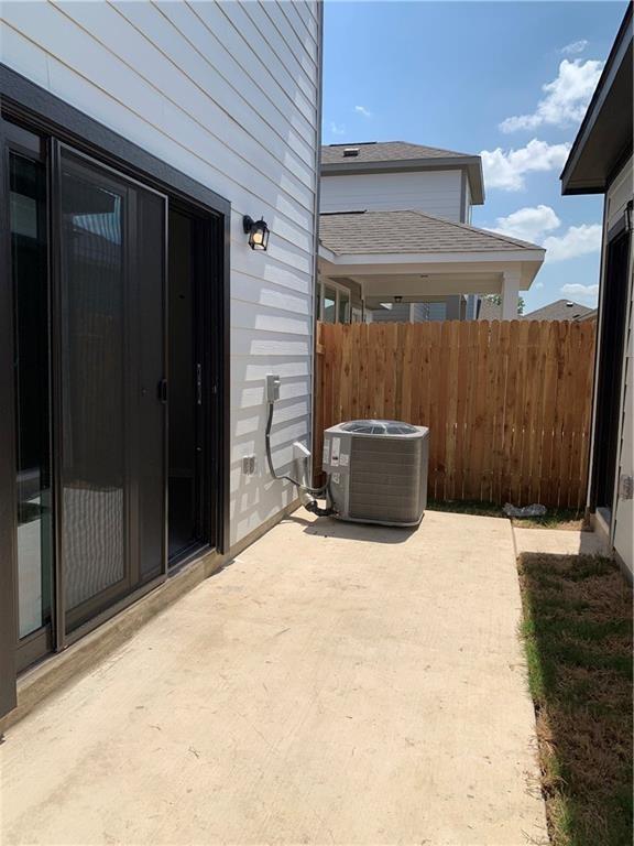 2040 Arendale Dr, Leander, TX 78641