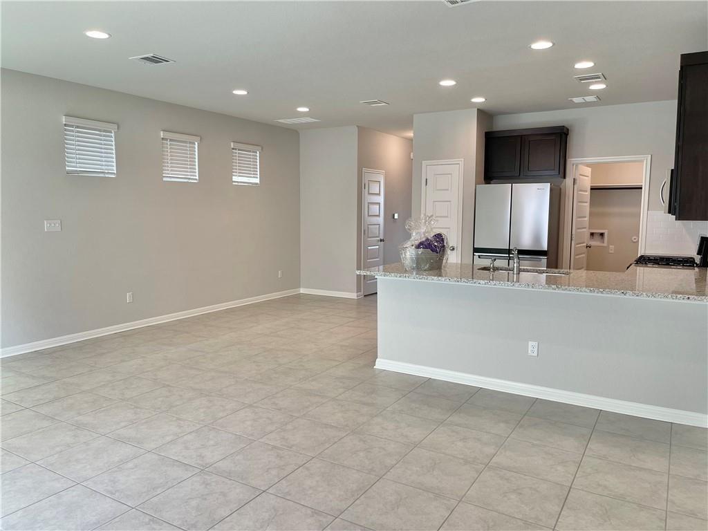 2040 Arendale Dr, Leander, TX 78641