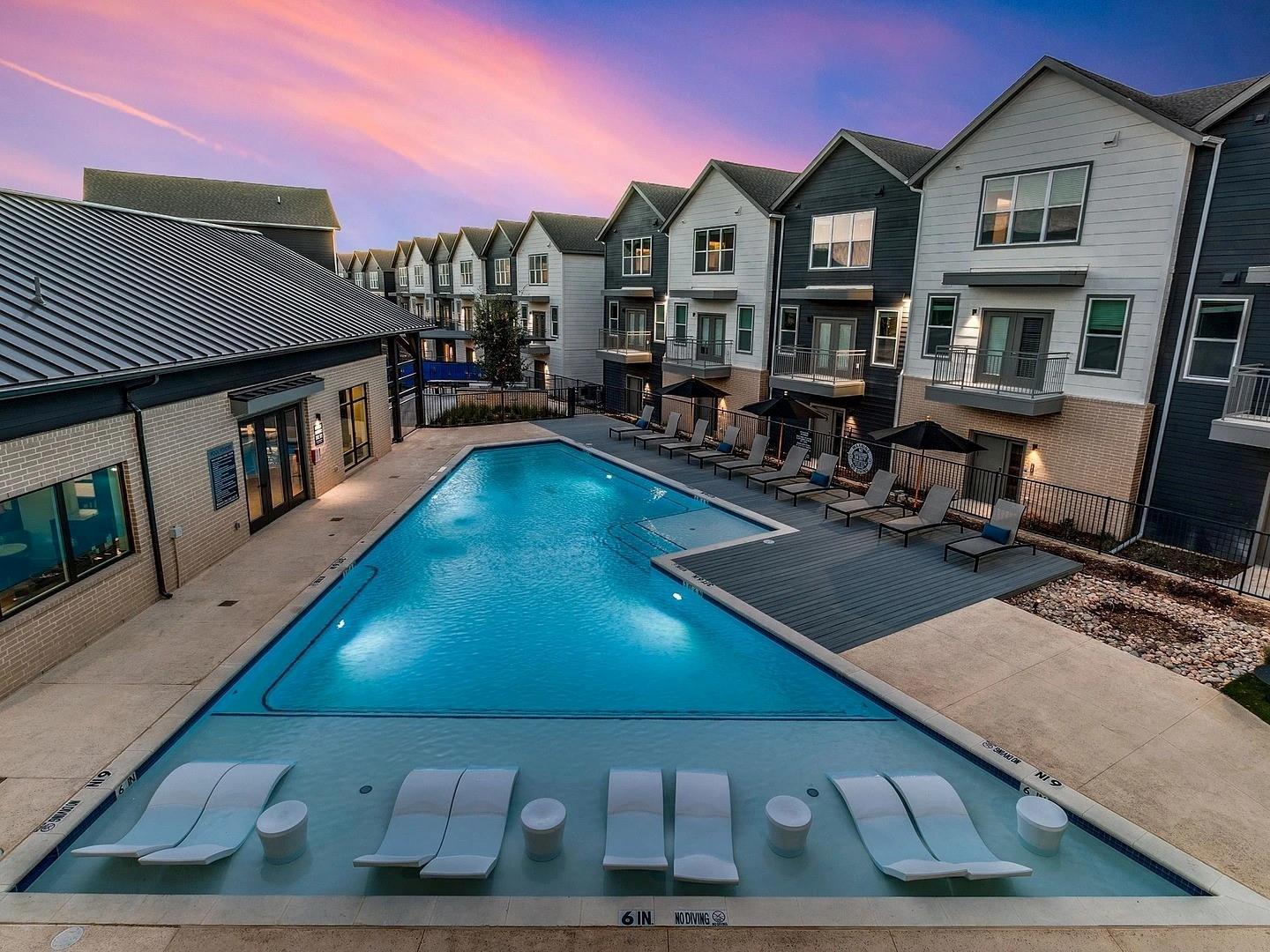 1000 Fort Worth Ave # 2515, Dallas, TX 75208