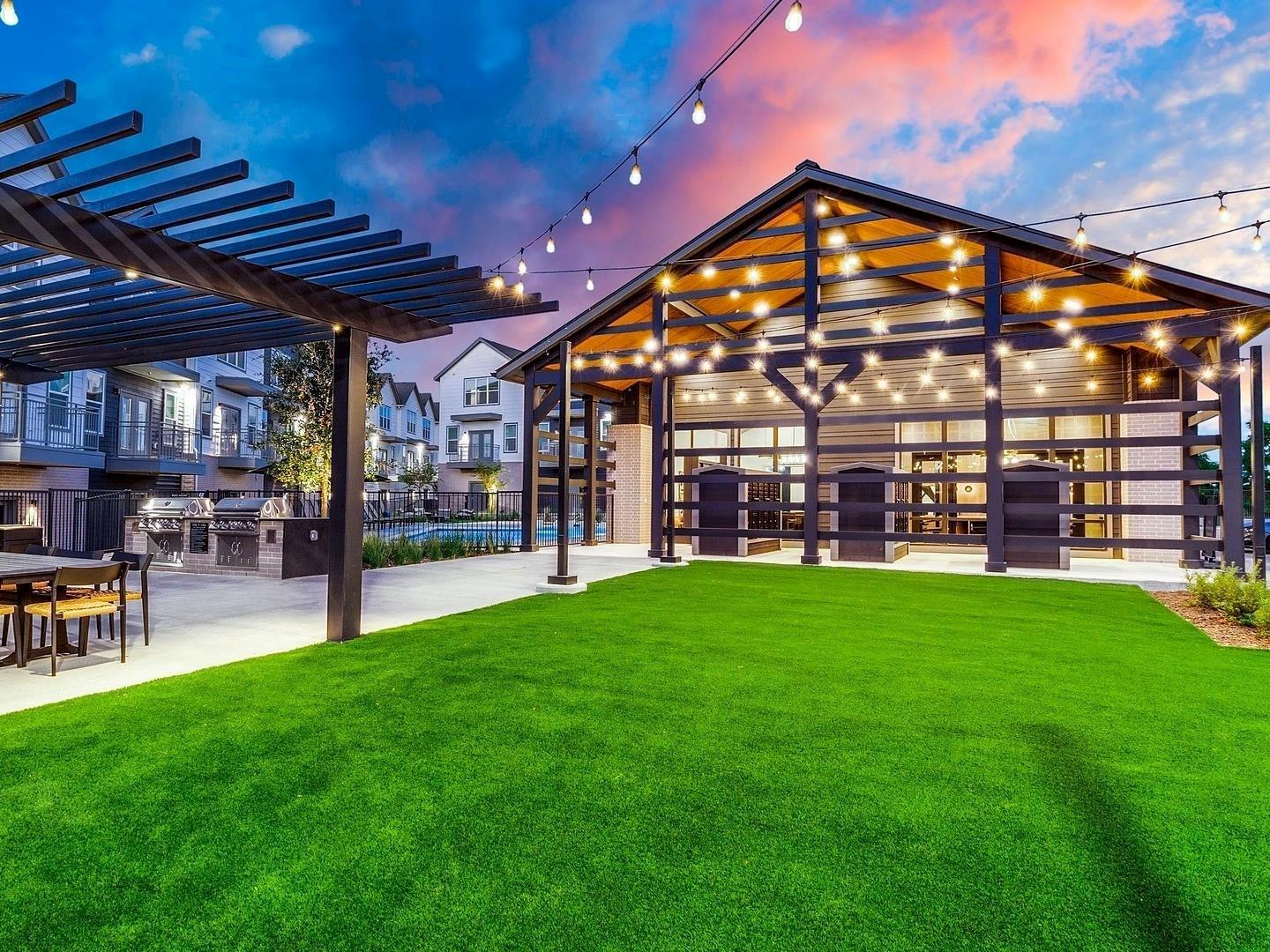 1000 Fort Worth Ave # 2515, Dallas, TX 75208