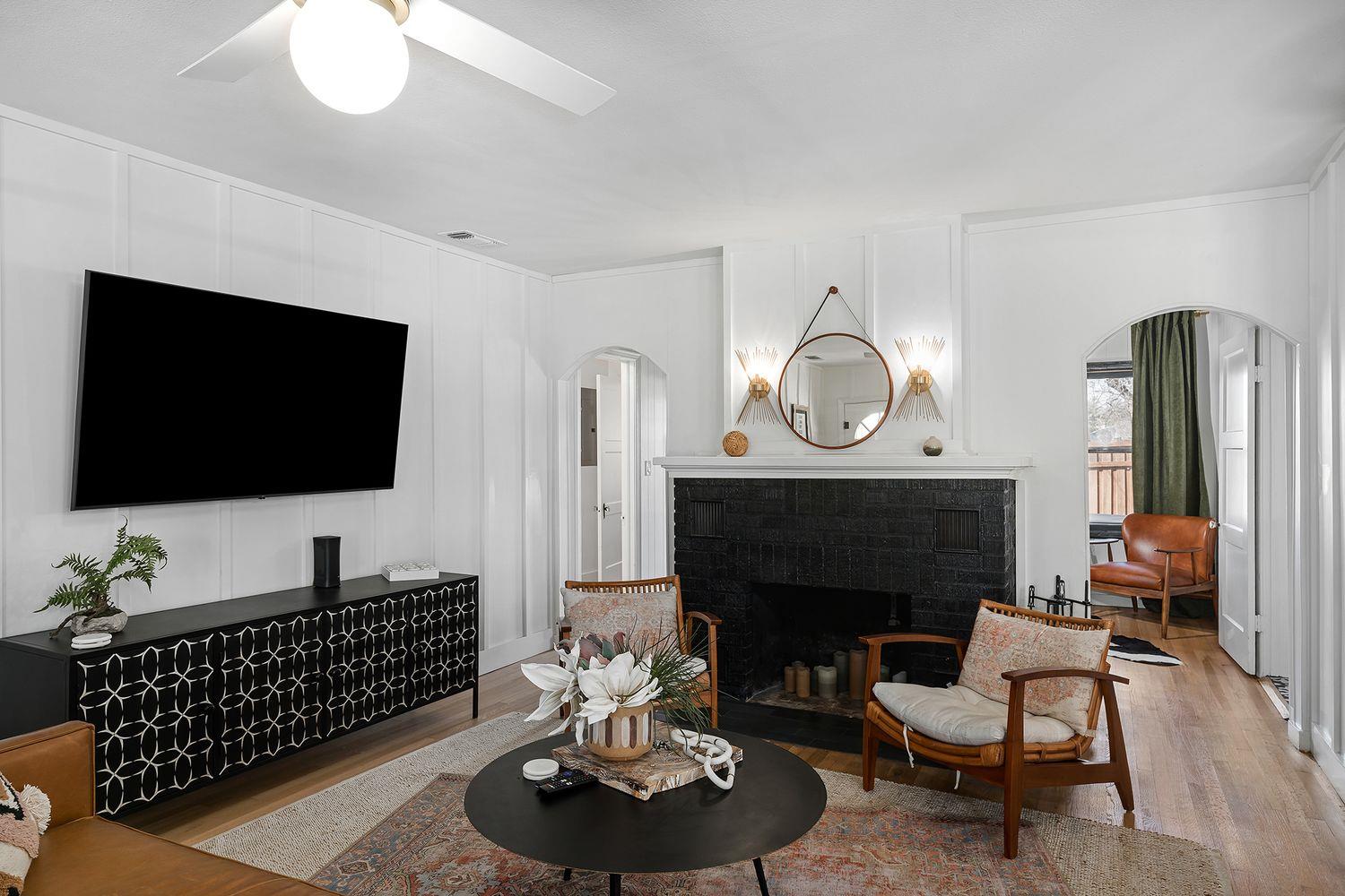 502 N Orange St, Fredericksburg, TX 78624