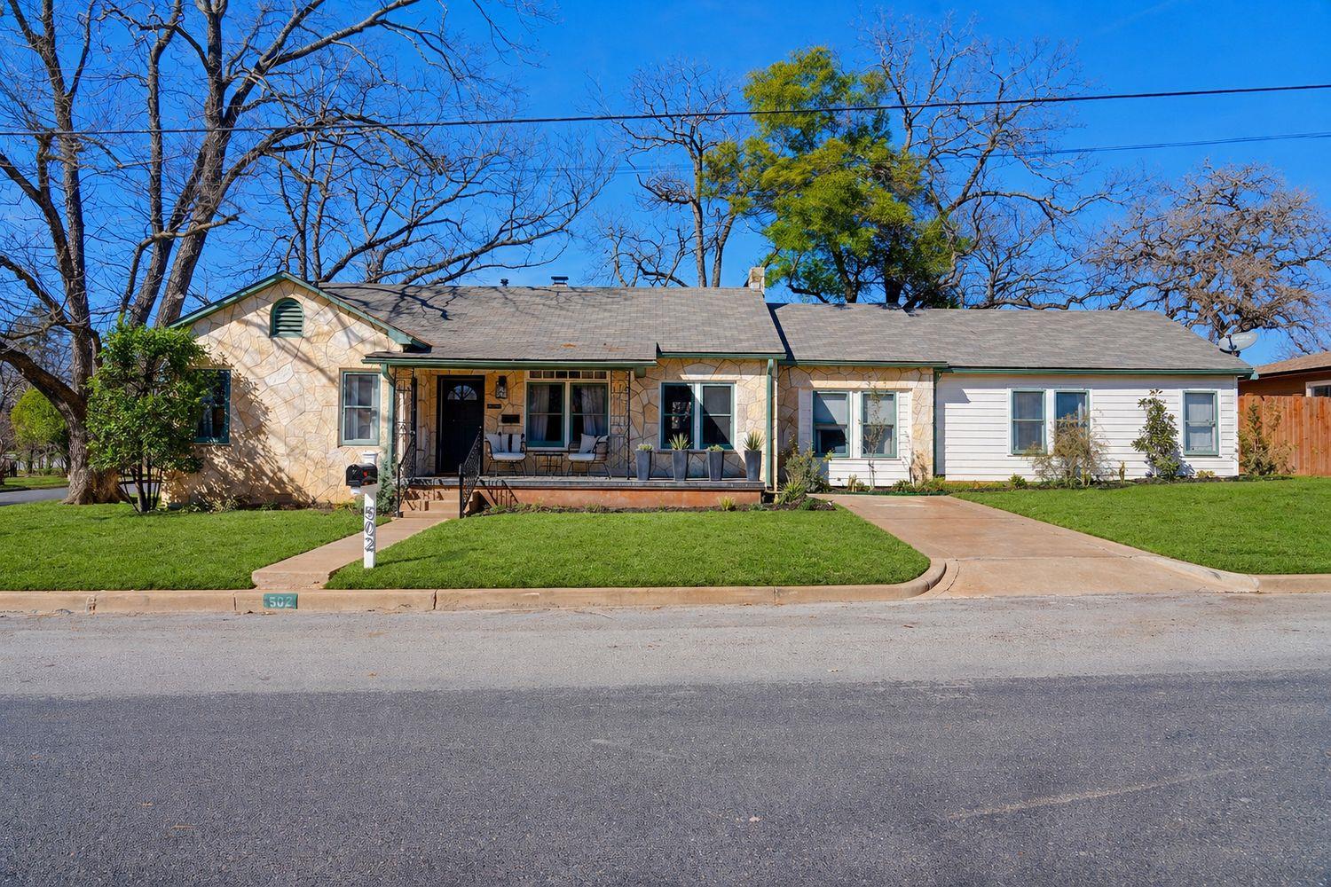502 N Orange St, Fredericksburg, TX 78624