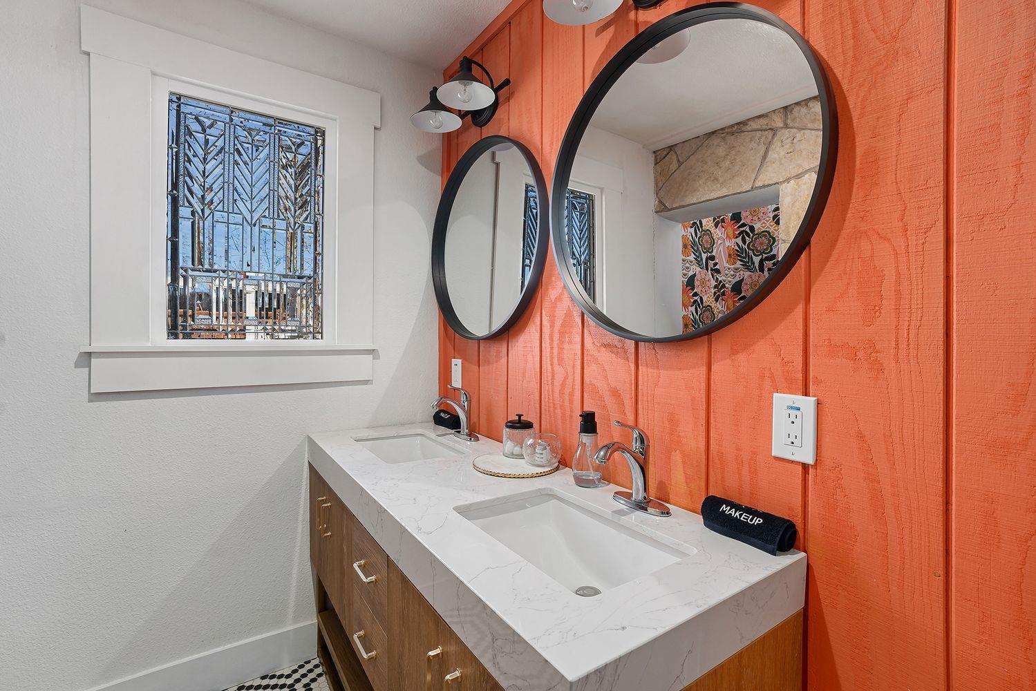 502 N Orange St, Fredericksburg, TX 78624