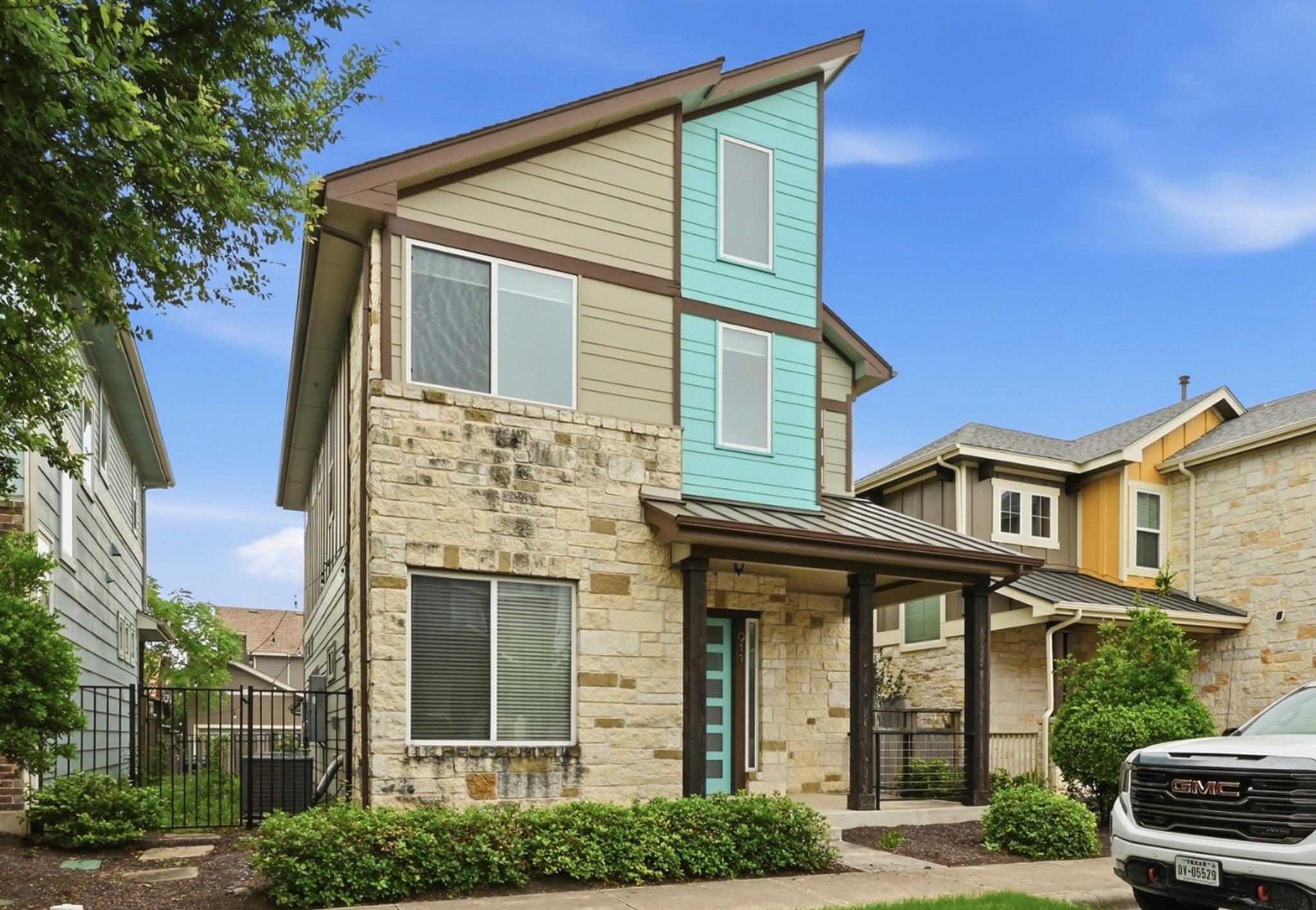 911 Cannoneer Ln, Austin, TX 78757