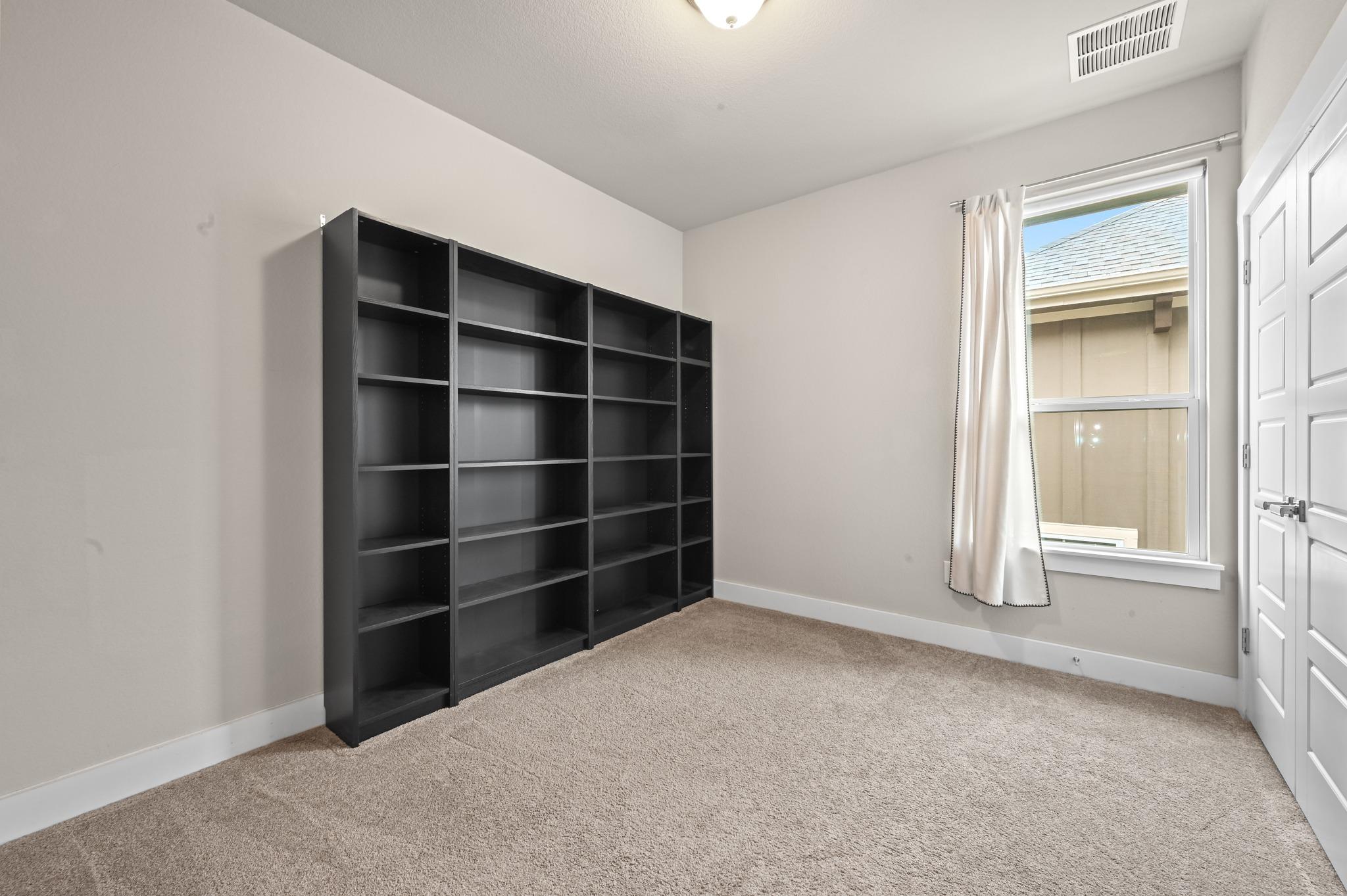 911 Cannoneer Ln, Austin, TX 78757