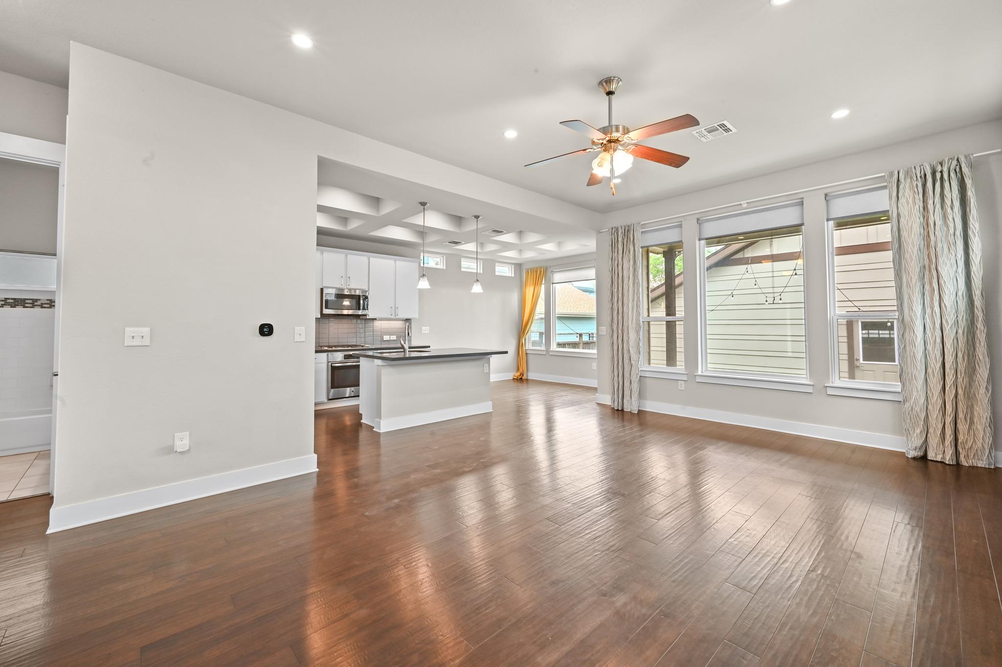 911 Cannoneer Ln, Austin, TX 78757