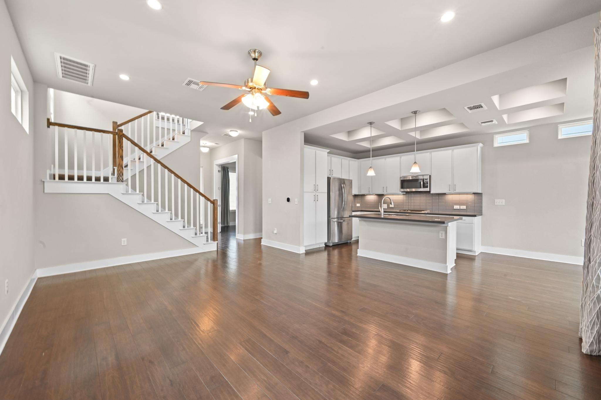 911 Cannoneer Ln, Austin, TX 78757