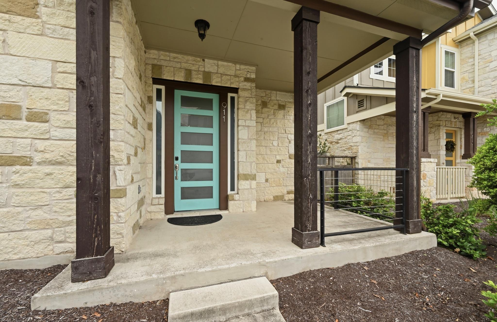 911 Cannoneer Ln, Austin, TX 78757