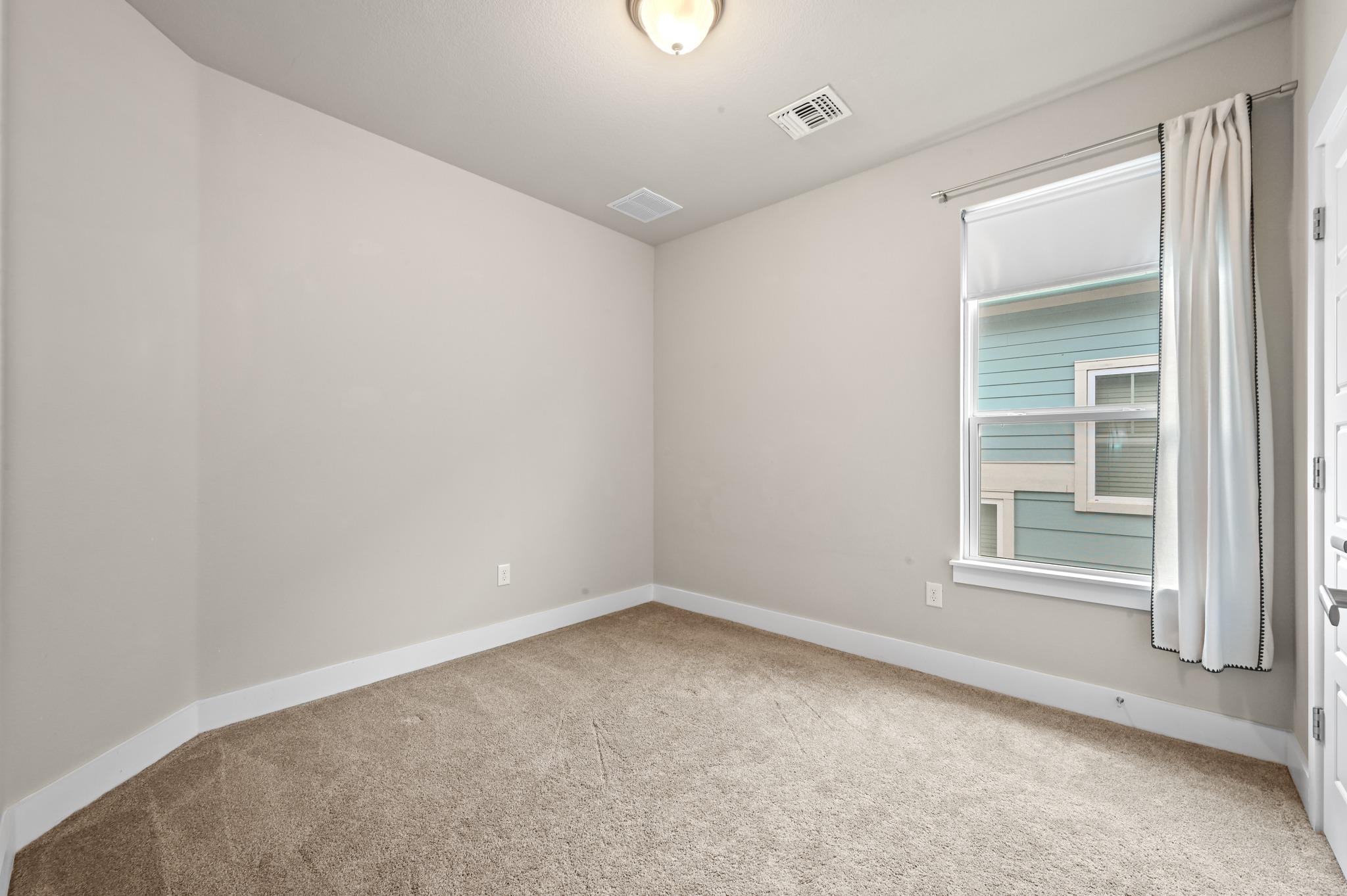 911 Cannoneer Ln, Austin, TX 78757
