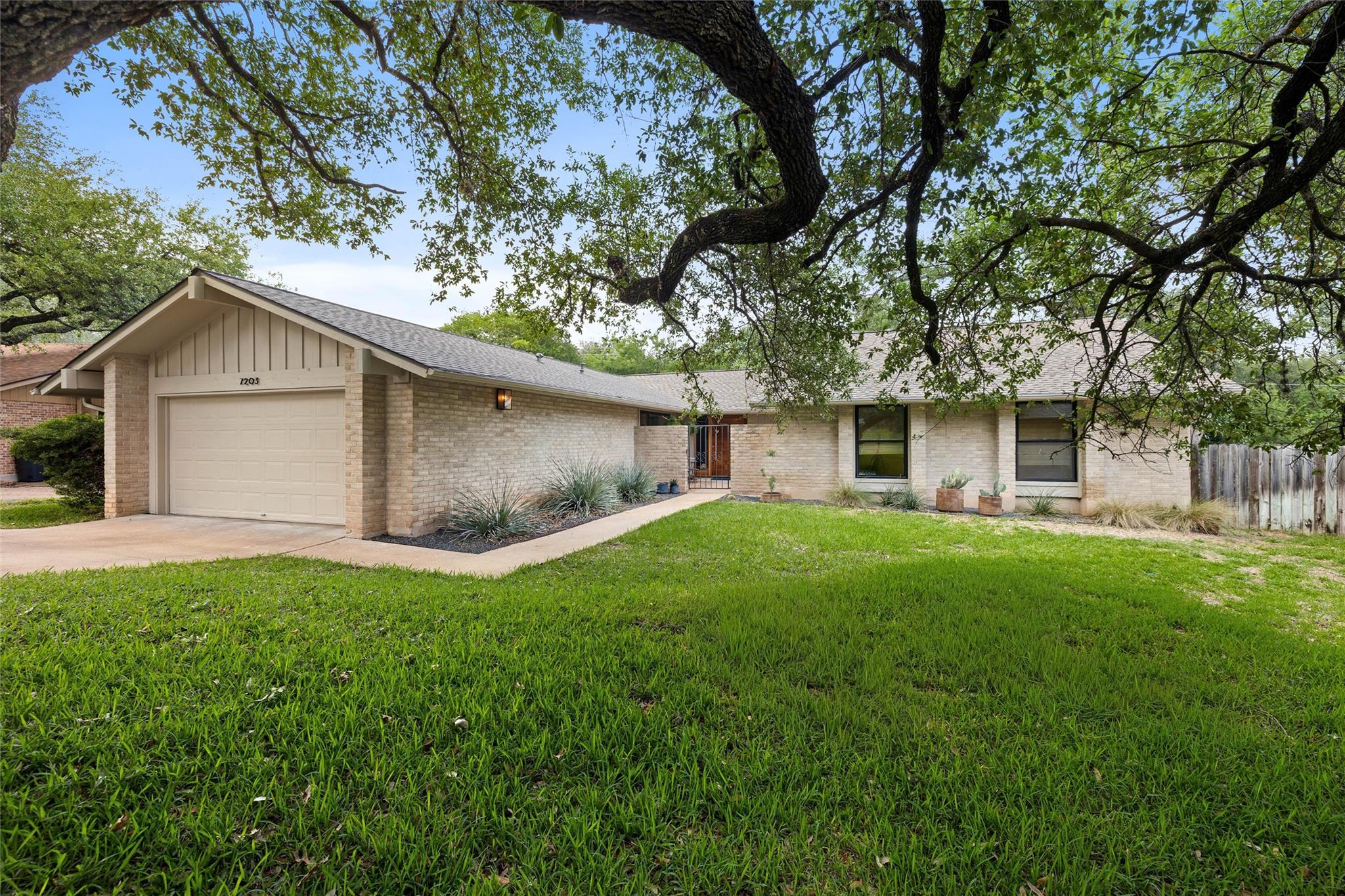 7203 Running Rope Cir, Austin, TX 78731