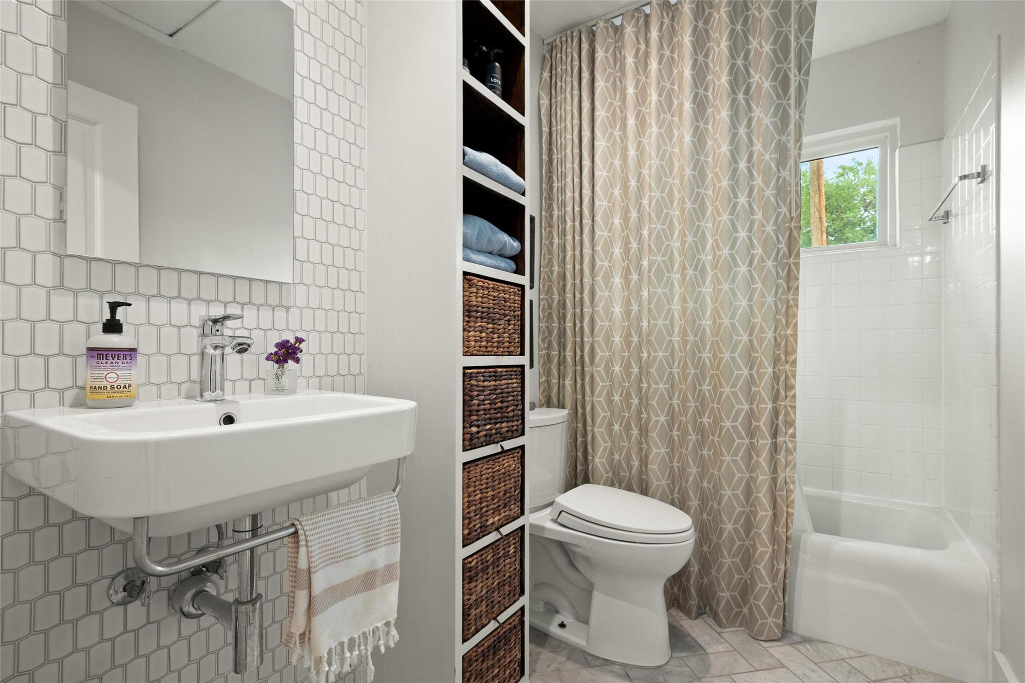 7203 Running Rope Cir, Austin, TX 78731