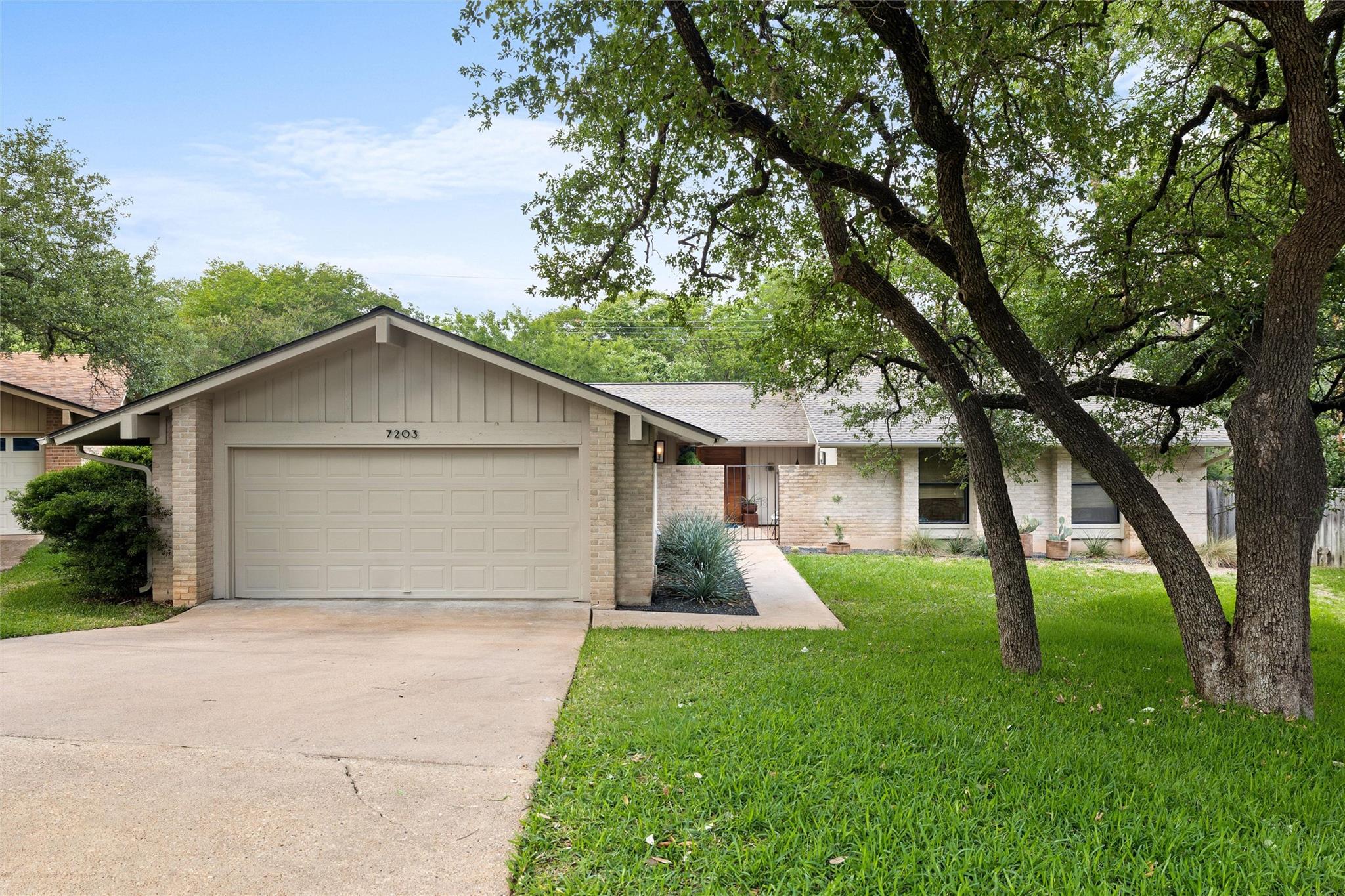 7203 Running Rope Cir, Austin, TX 78731
