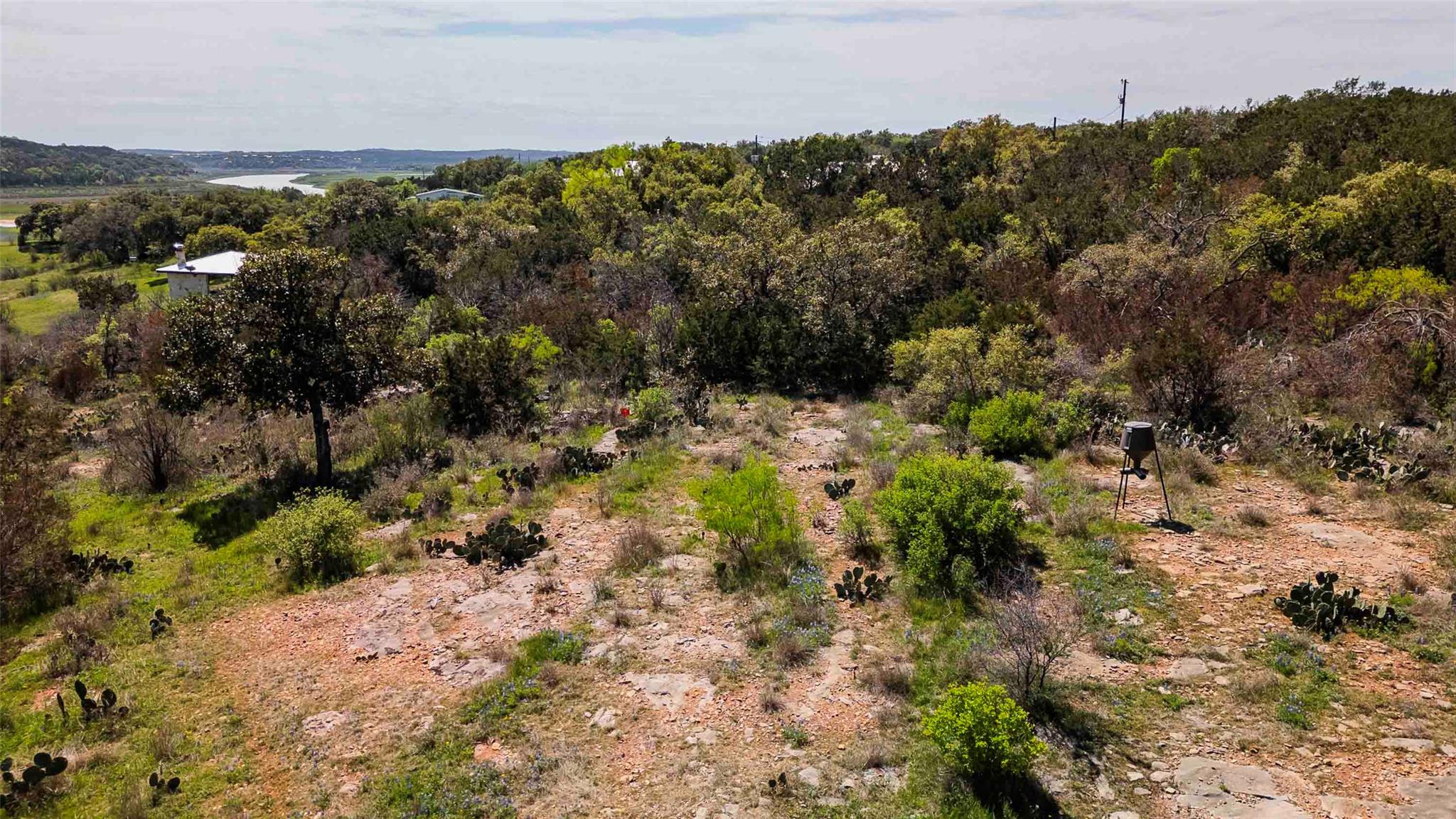 551 Lake View Dr, Spicewood, TX 78669