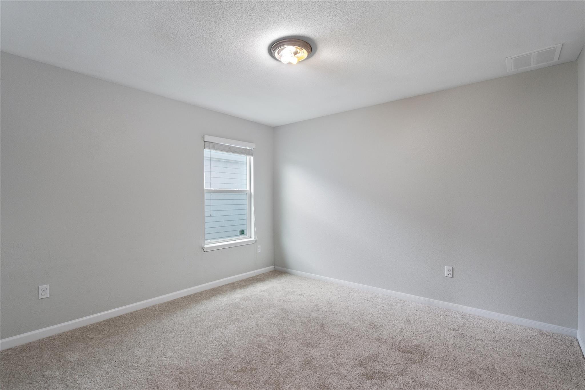 124 Denton Dr, Hutto, TX 78634