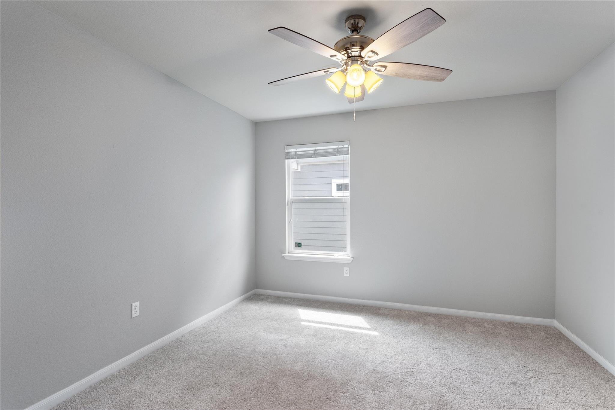 124 Denton Dr, Hutto, TX 78634