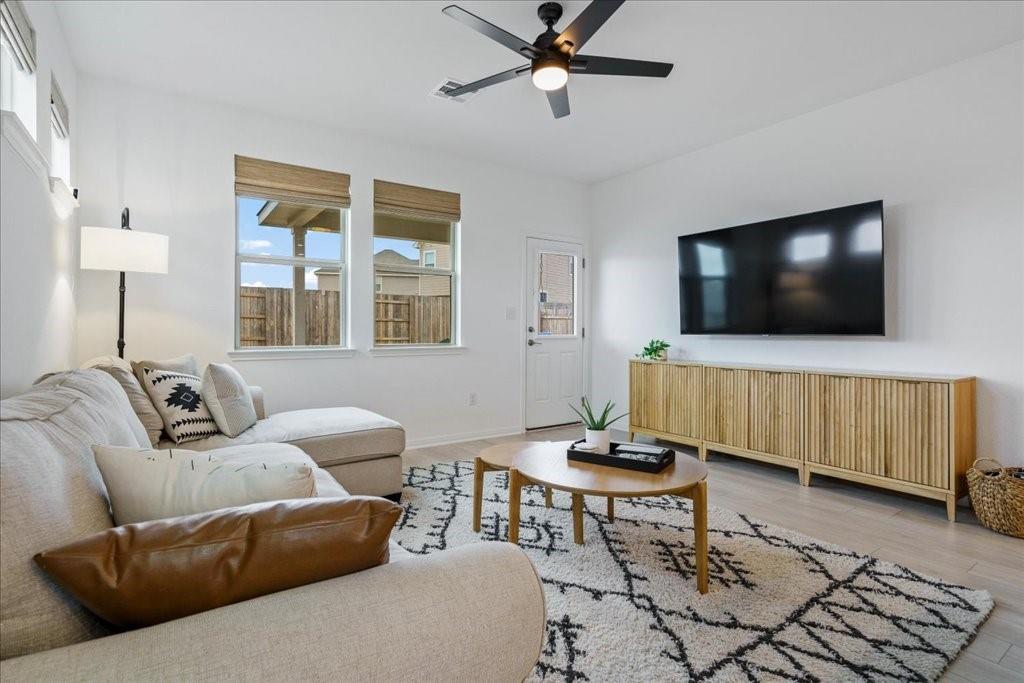 376-A Papaya Dr, Buda, TX 78610