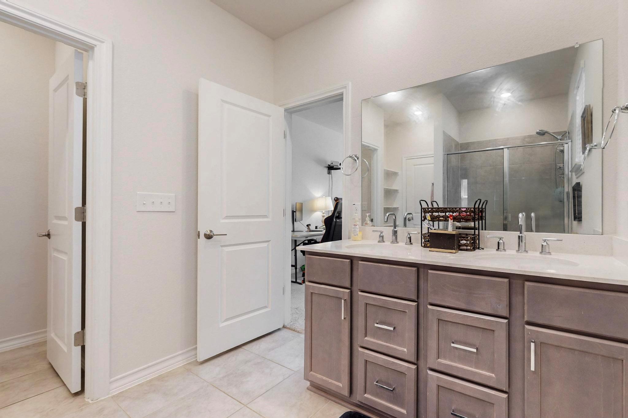 101 Breccia Trl, Liberty Hill, TX 78642