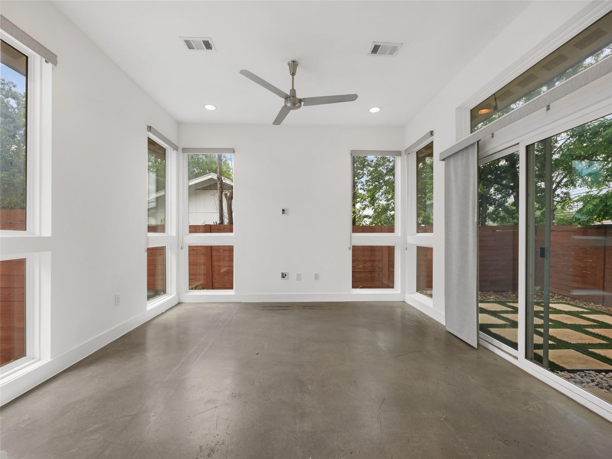 513 W Croslin St # B, Austin, TX 78752