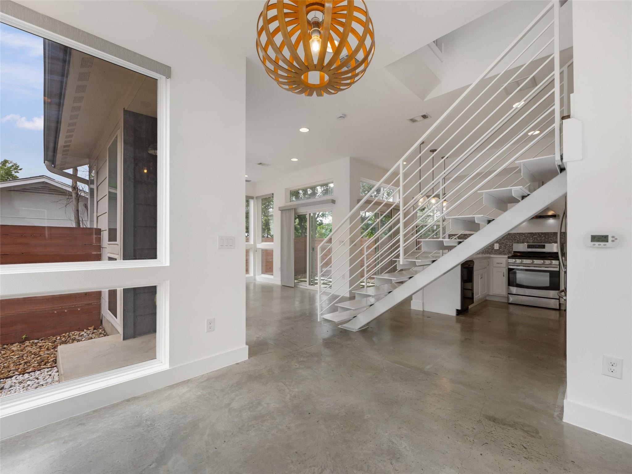 513 W Croslin St # B, Austin, TX 78752