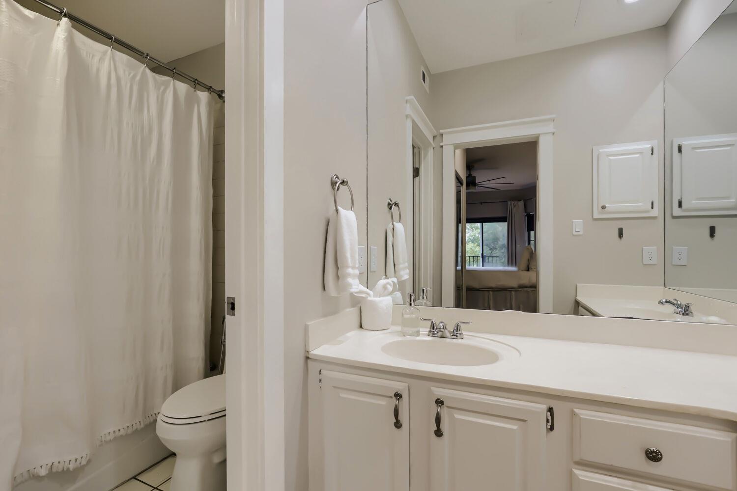 1741 Spyglass Dr # 1-223, Austin, TX 78746