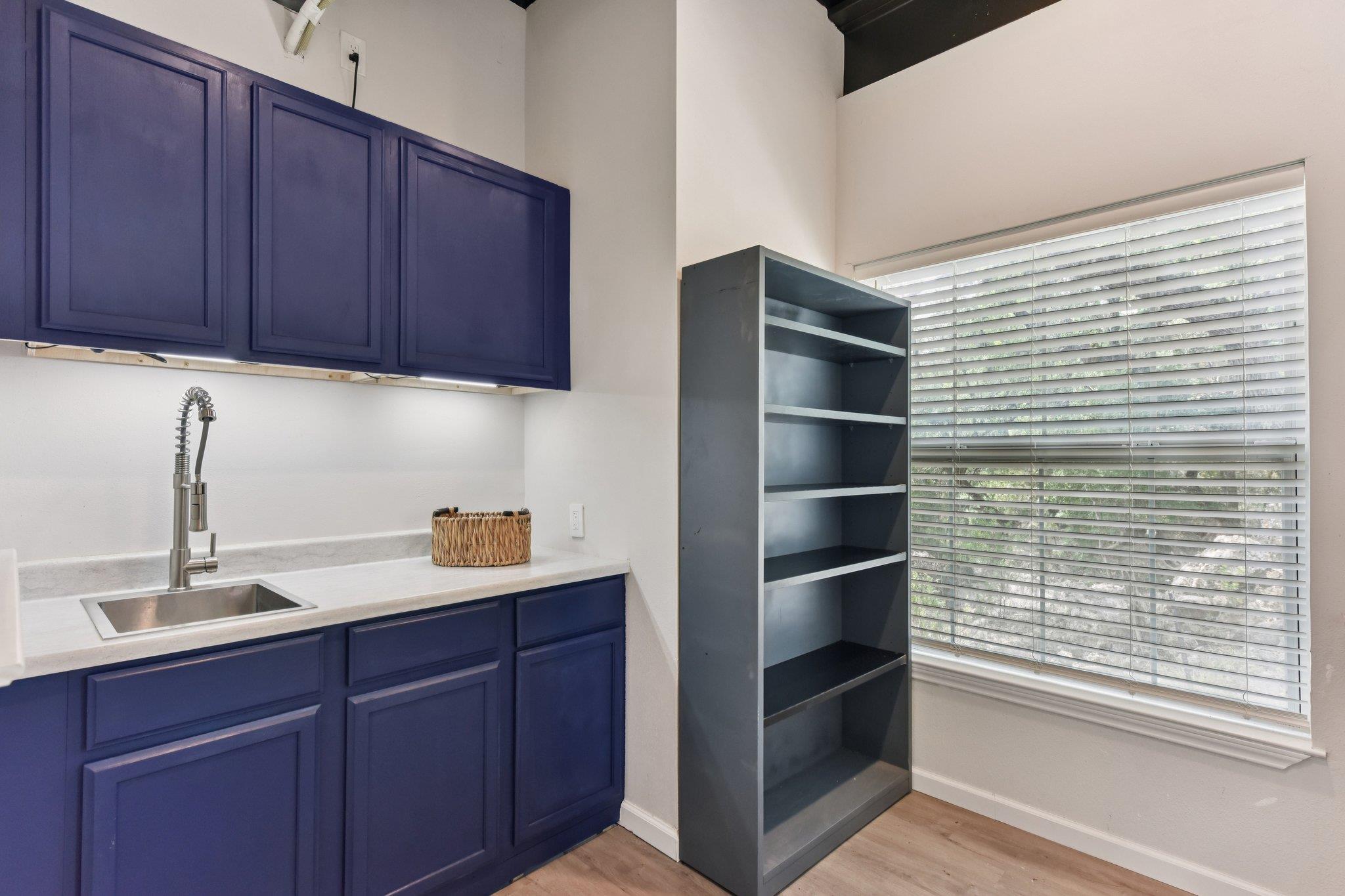 471 Turkey Dr, Dripping Springs, TX 78620