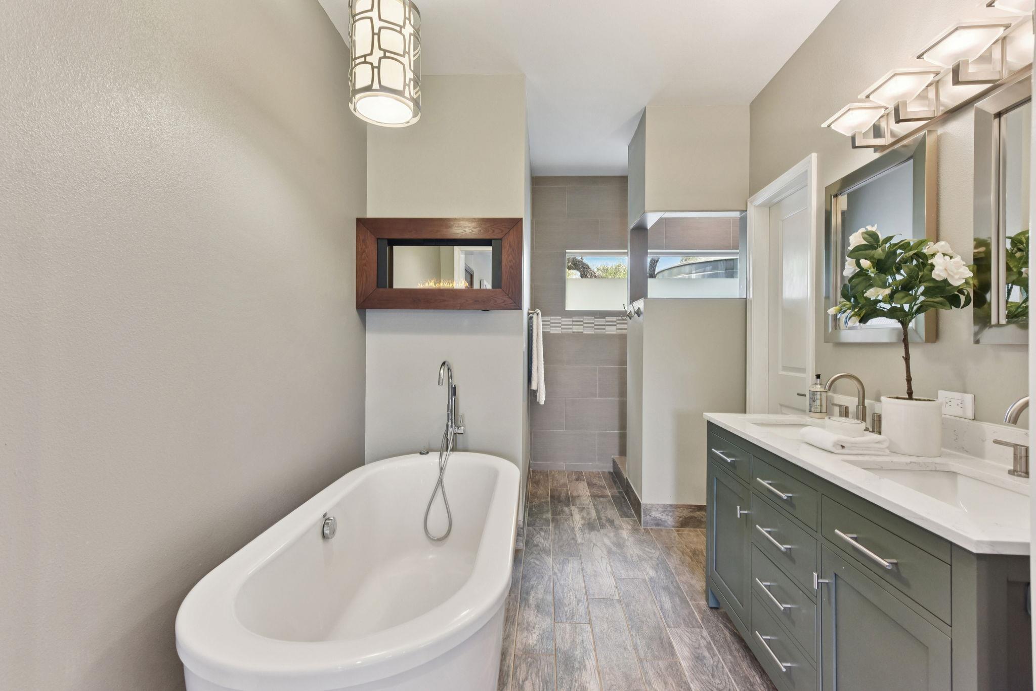 471 Turkey Dr, Dripping Springs, TX 78620