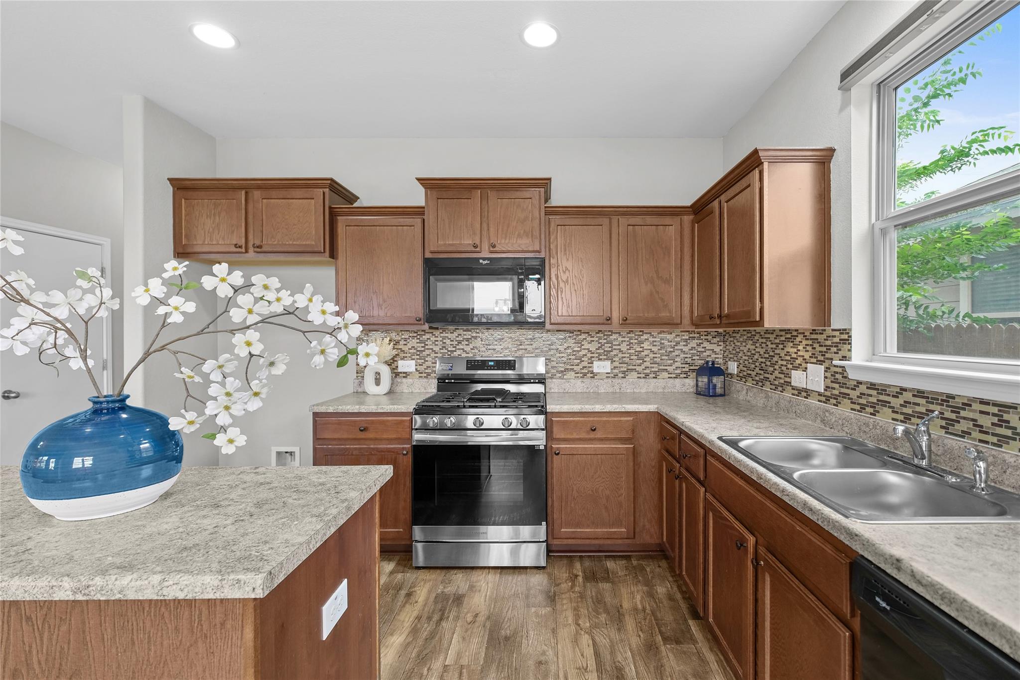 139 Corvid Dr, Buda, TX 78610