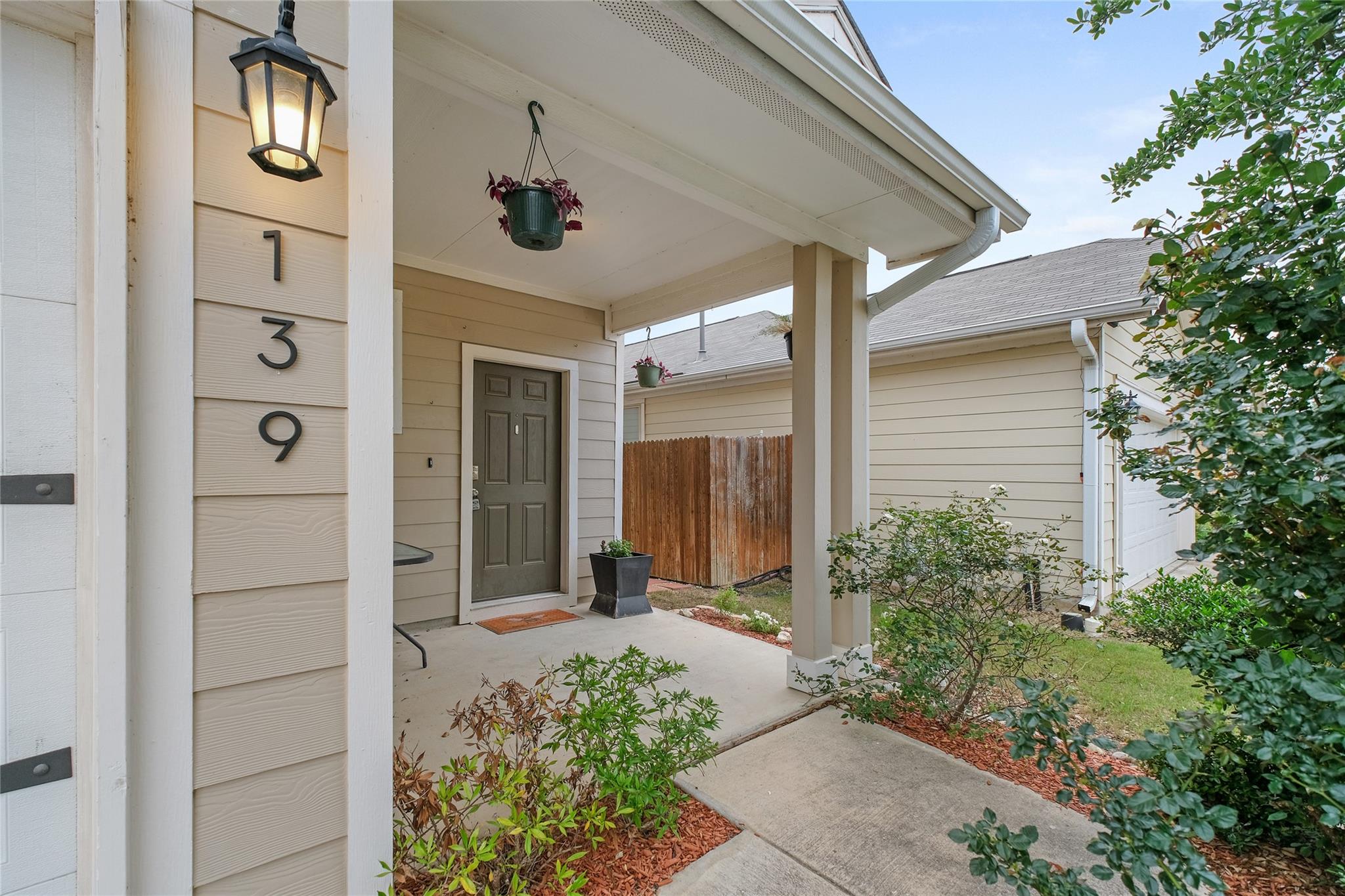139 Corvid Dr, Buda, TX 78610