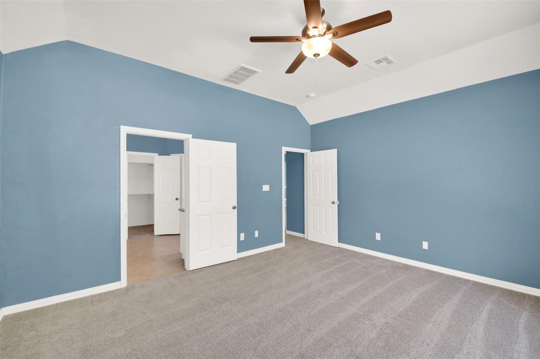 230 Heritage Oaks Dr, Cedar Creek, TX 78612