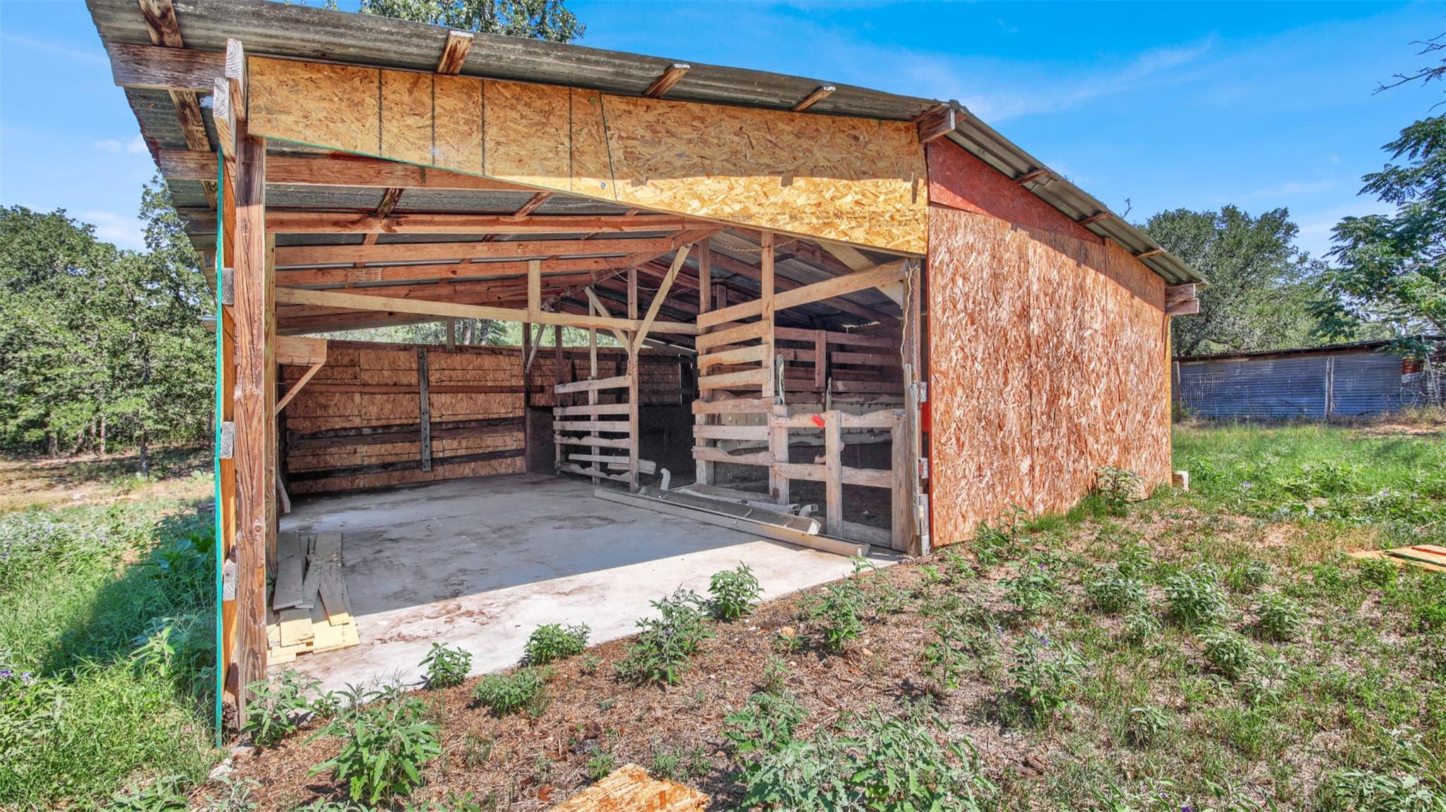 230 Heritage Oaks Dr, Cedar Creek, TX 78612
